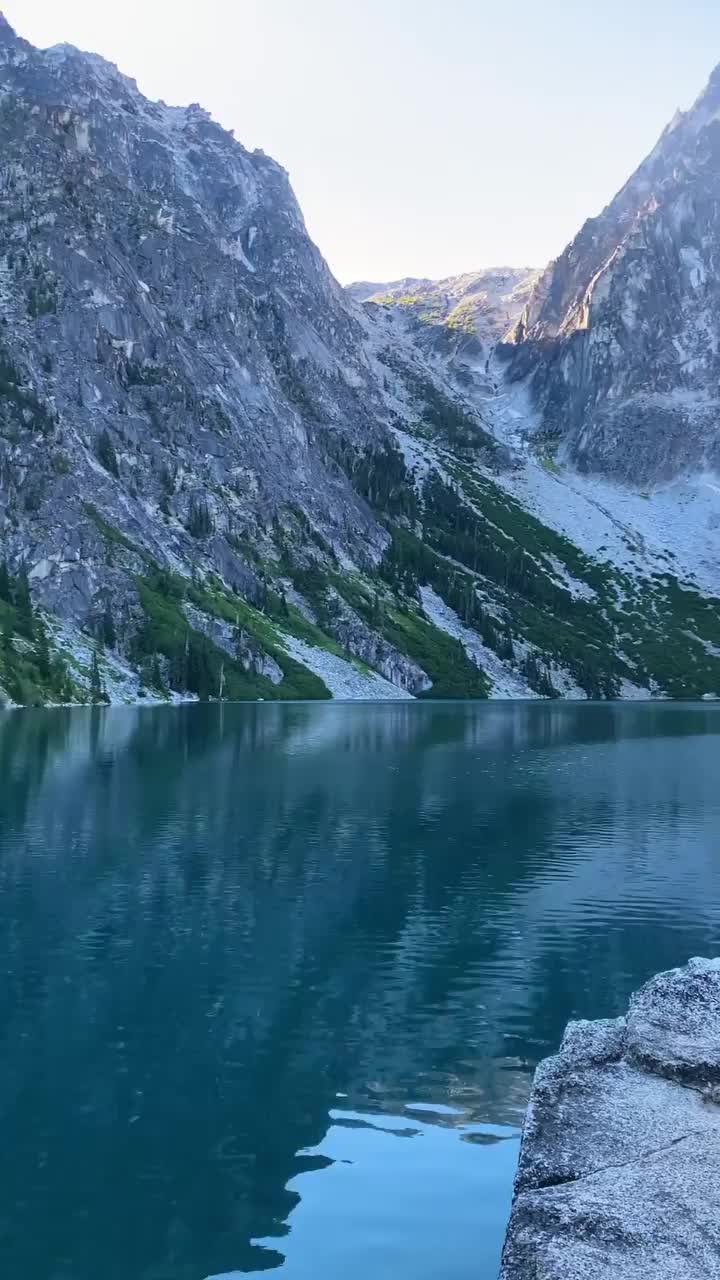 Enchantments Hiking Paradise: Alpine Lakes & Granite Peaks