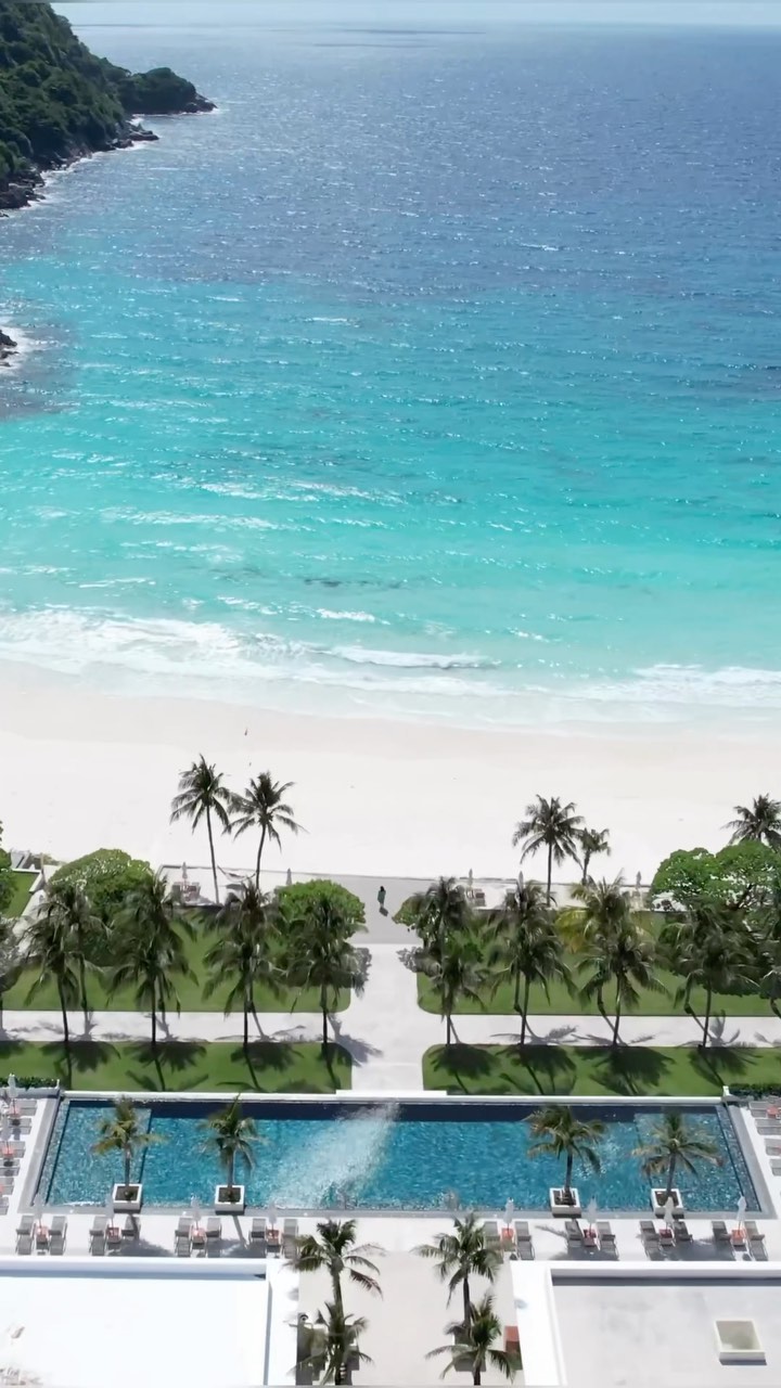 One of the world’s most stunning destinations can be found 30 mins speed boat ride away south of Phuket, on the Andaman island of Racha Yai

My love for Thailand is endless 🫶

@therachaphuket Koh Racha Yai, Thailand 📍

📷 by @expeditioustraveler
@djiglobal Mavic Air 2S

#theracha #thailand #thailandtravel #beautifulhotels #hotelsandresorts #hotel #tropical