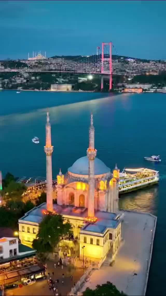 The Ortaköy Camii (Ortaköy Mosque) on the Bosphorus in Istanbul, Turkey 🕌🇹🇷
.
.
.
.
.
#turkey#ortaköycamii#ortaköysahil#ortakoymosque#istanbul#i̇stanbul#bosphorus#besiktas#galatakulesi#hagiasophia#turkiye#visitistanbul#visitturkey#türkei#türkiye#turkye#istanbulturkey#turkeytravel#asia#europe#dronestagram#travelphotography#travelgram#instatravel#igtravel#travel#reisen#exploreistanbul#wanderlust#worldwalkerz