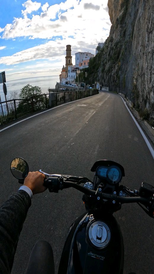 💙 Dolce vita 💙
.
.
.
#motorcycle #motolife #costieraamalfitana #amalficoast #amalfi #amalfitancoast #amalficoastitaly