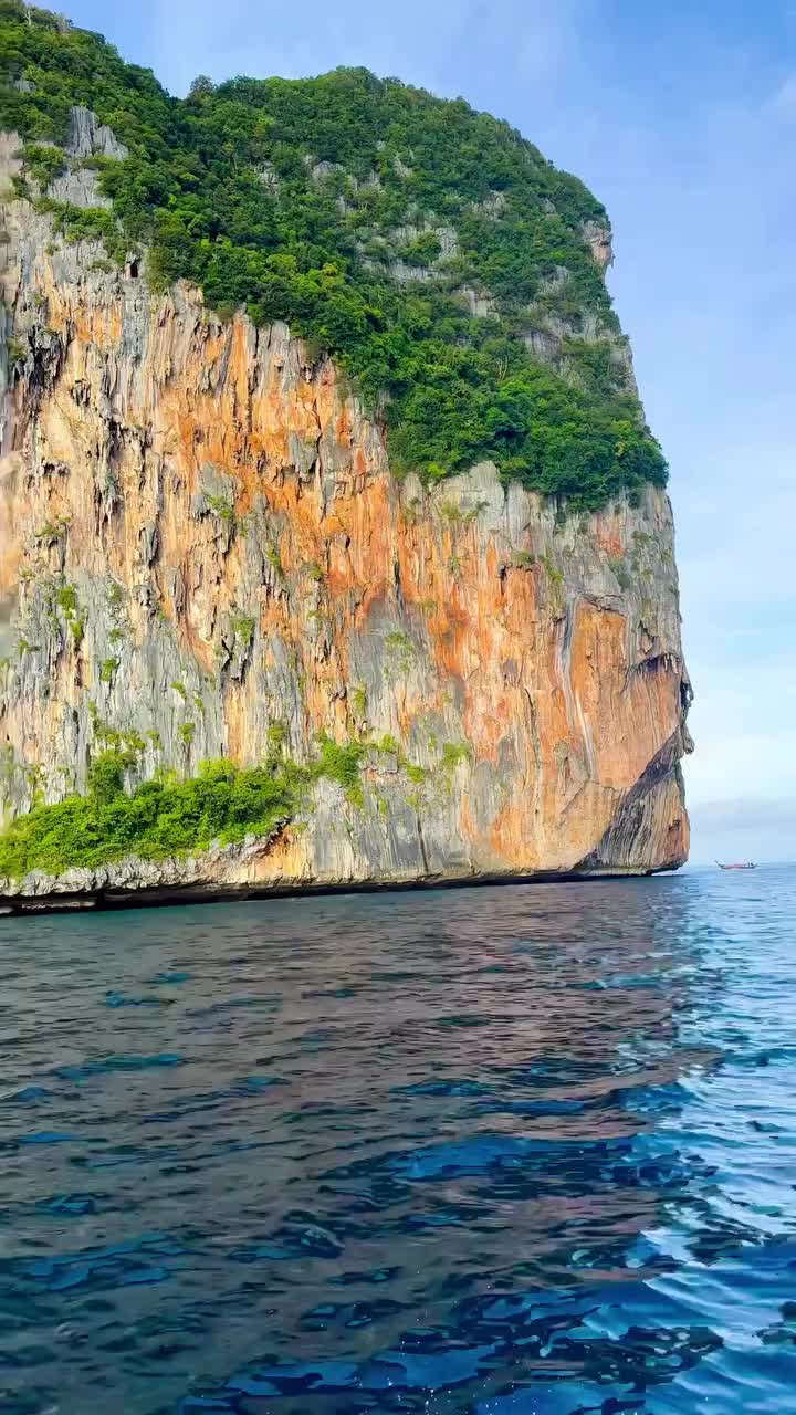 Discover the Beauty of Phi Phi Leh Island, Thailand