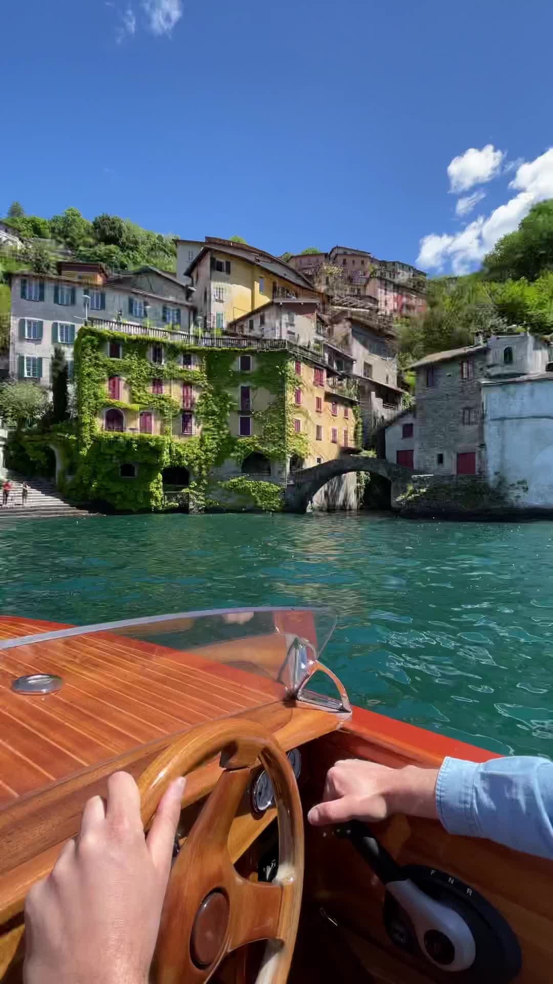 Sunny Day in Lake Como, Italy - Stunning Views