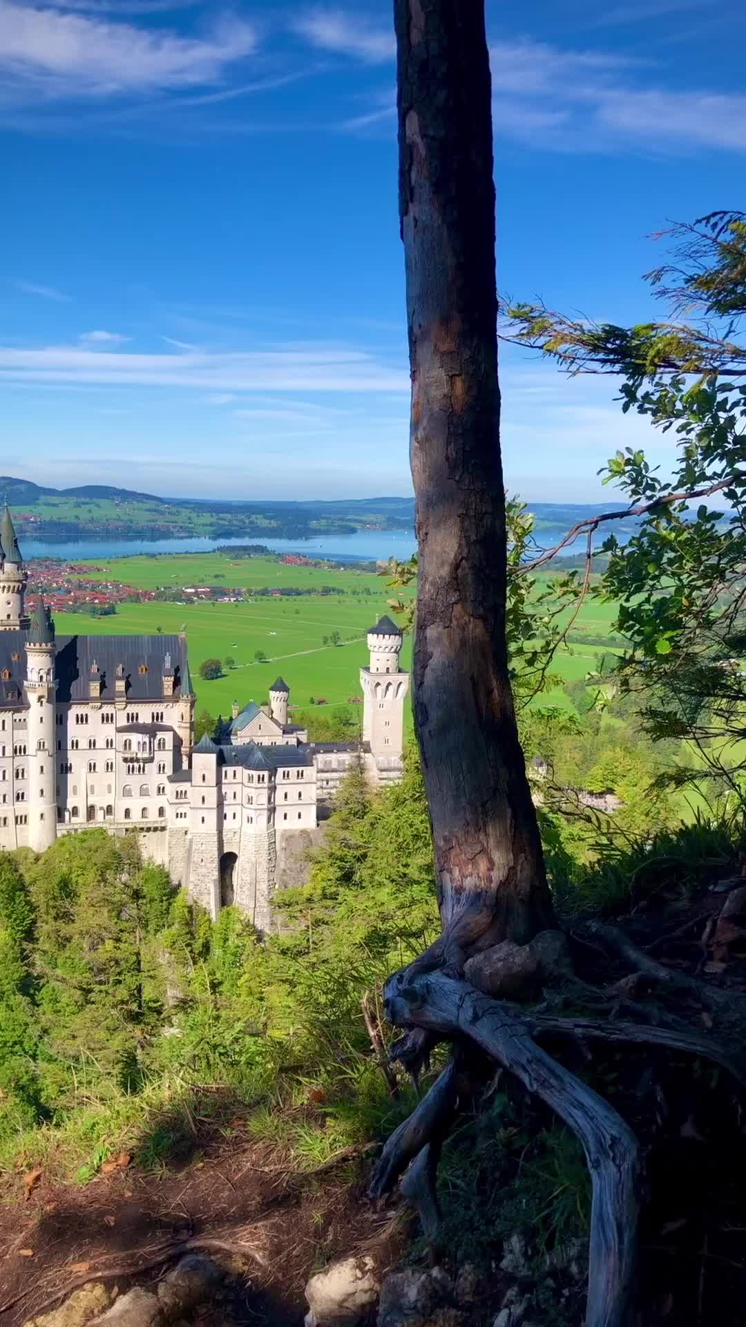 Discover Neuschwanstein Castle: Germany’s Iconic Landmark
