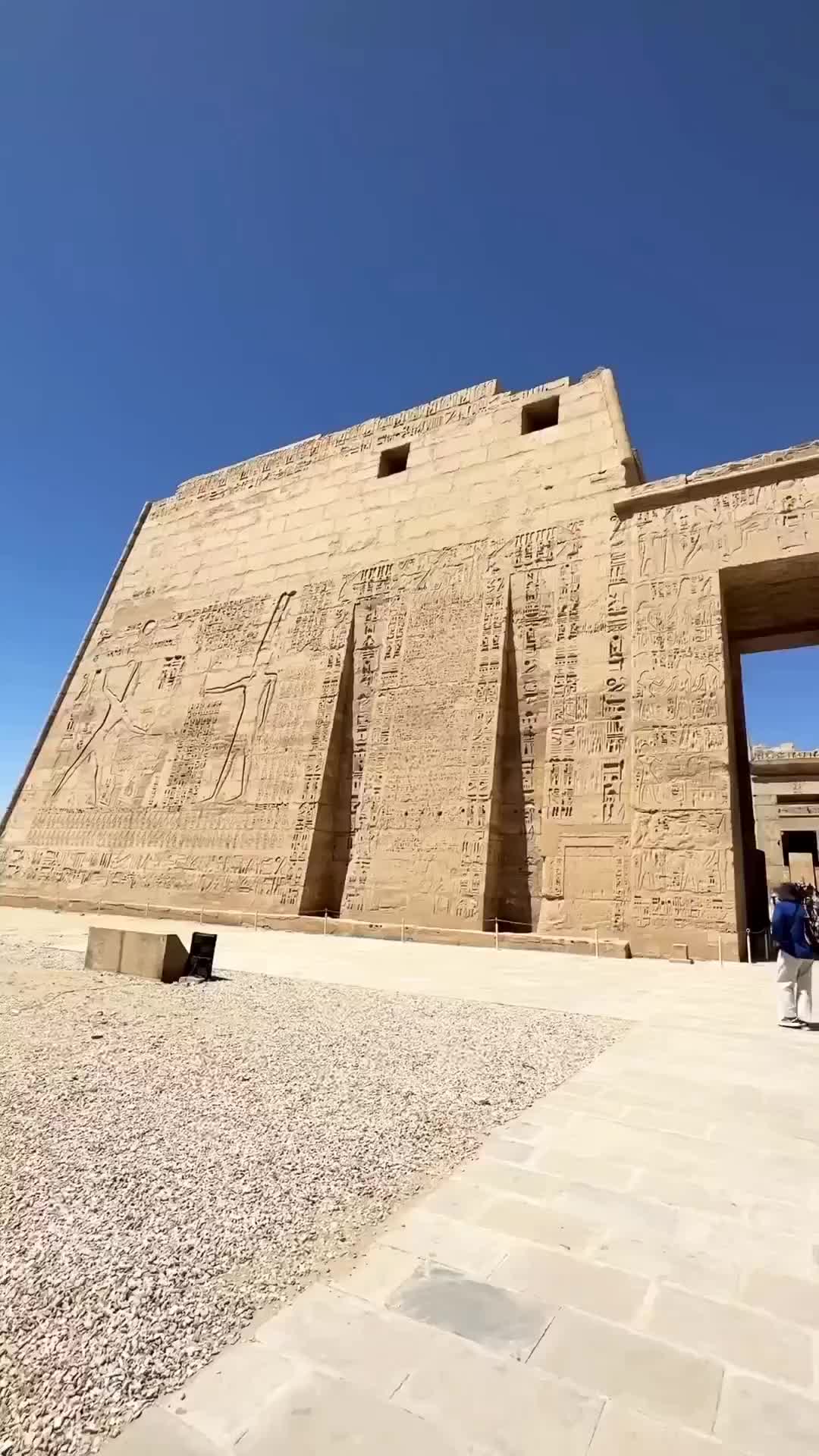 Discover Egypt's Ancient Wonders: Pyramids to Sphinx