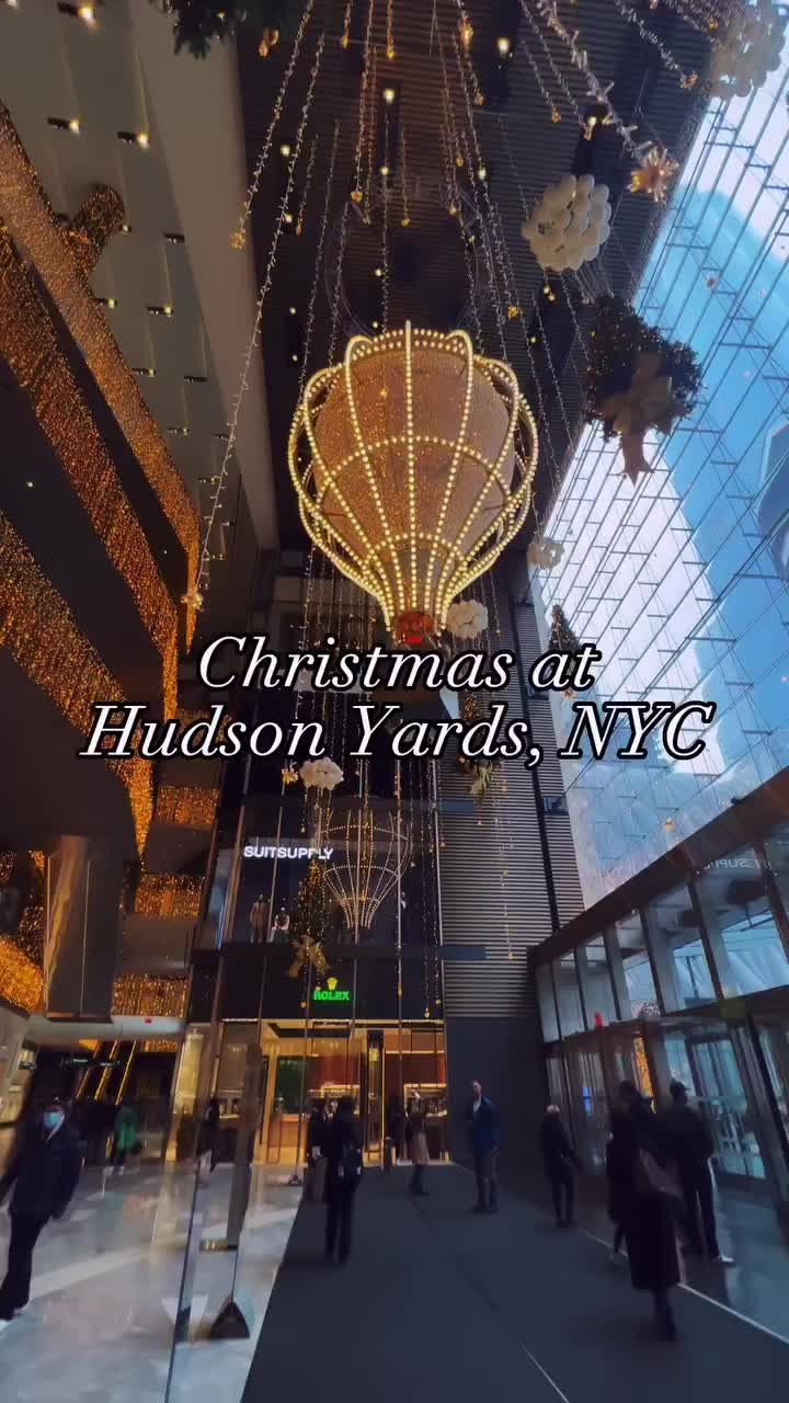 Hudson Yards is a MUST SEE in NYC during the Christmas season! 🎄 With over 2 MILLION lights and multiple holiday themed elements throughout the property, it’s a Christmas paradise for visitors and locals alike. ✨ Don’t miss the Winterscape on the first floor, presented by @wellsfargo. 
.
#hudsonyards #hudsonyardsnyc #nyc #newyorkcity #nycgo #nycchristmas #wellsfargohy #shinebrighthy #forbestravelguide #condenasttraveller #travelgram #unlimitednewyork #itstimefornyc #bestintravel