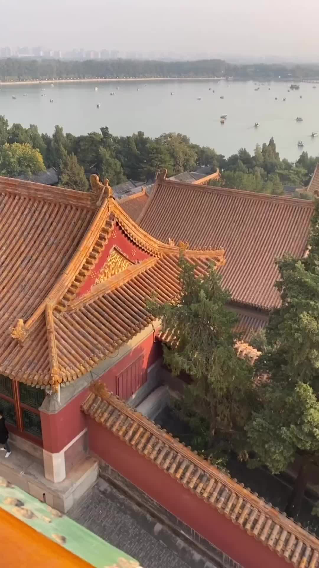 Location👇🏻

📍颐和园Summer Palace, 北京Beijing

The Summer Palace in Beijing was first built in 1750, largely destroyed in the war and restored of 1860 on its original foundations in 1886

Summer Palace is now a public park, but it used to be the private garden for Royal families of Qing Dynasty  during the hot summer months.

Share it with someone who you want to come here with💘

#travelphotography #travelblogger #beijing #china🇨🇳 #beijinglife #beijingtrip #instabeijing