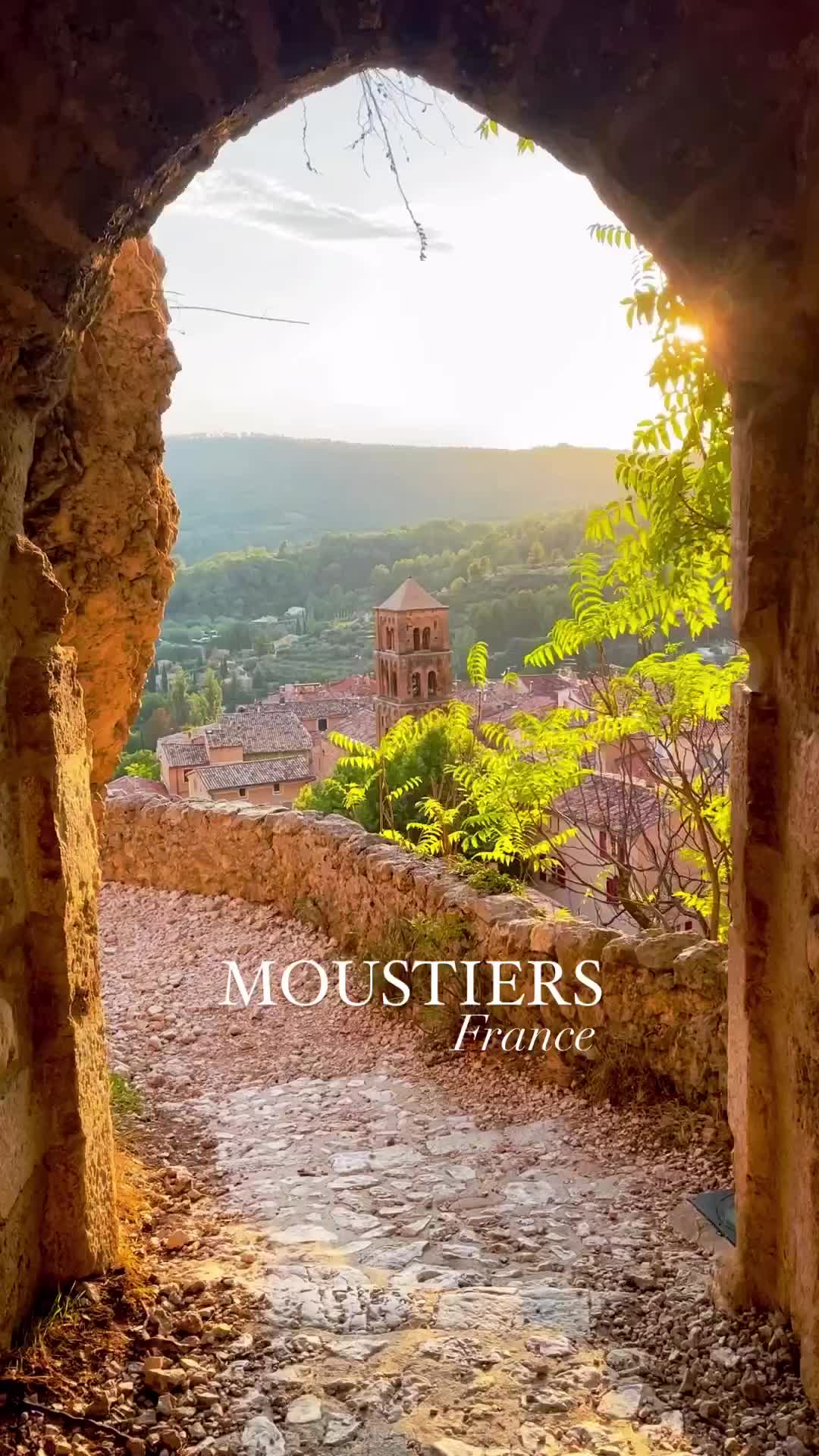 Moustiers-Sainte-Marie Evening Beauty: A Visual Delight
