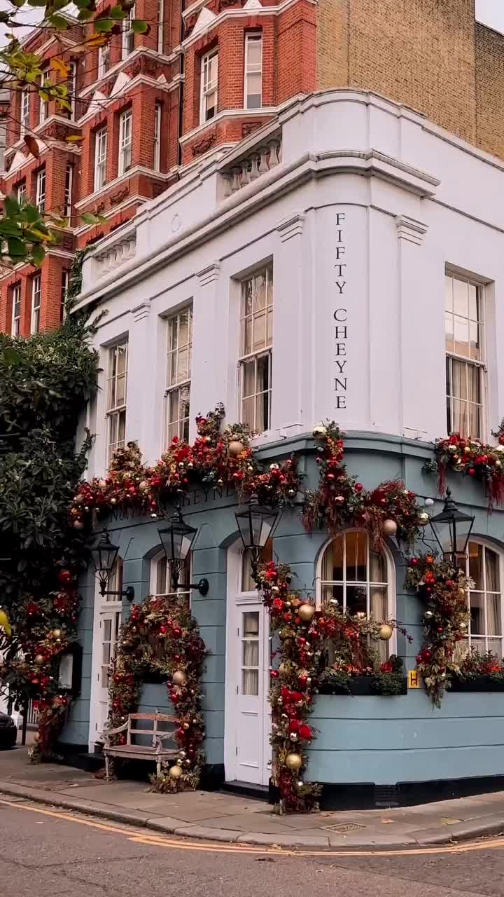 Festive Christmas Decorations at 50Cheyne in London