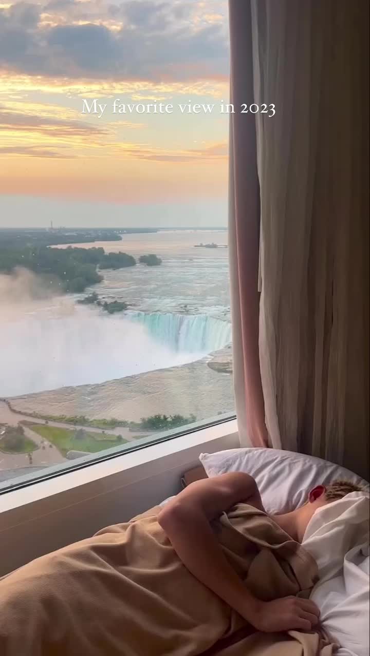 Sunrise Views of Niagara Falls from Marriott Fallsview
