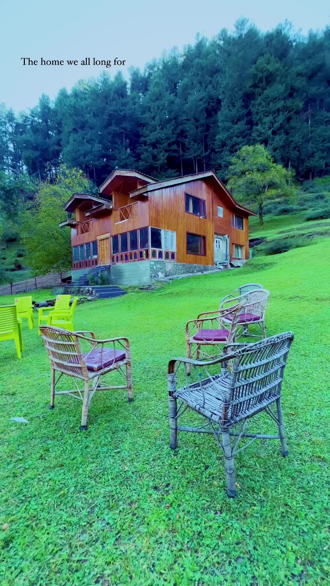 Tranquil Wooden House in Kashmir Valley