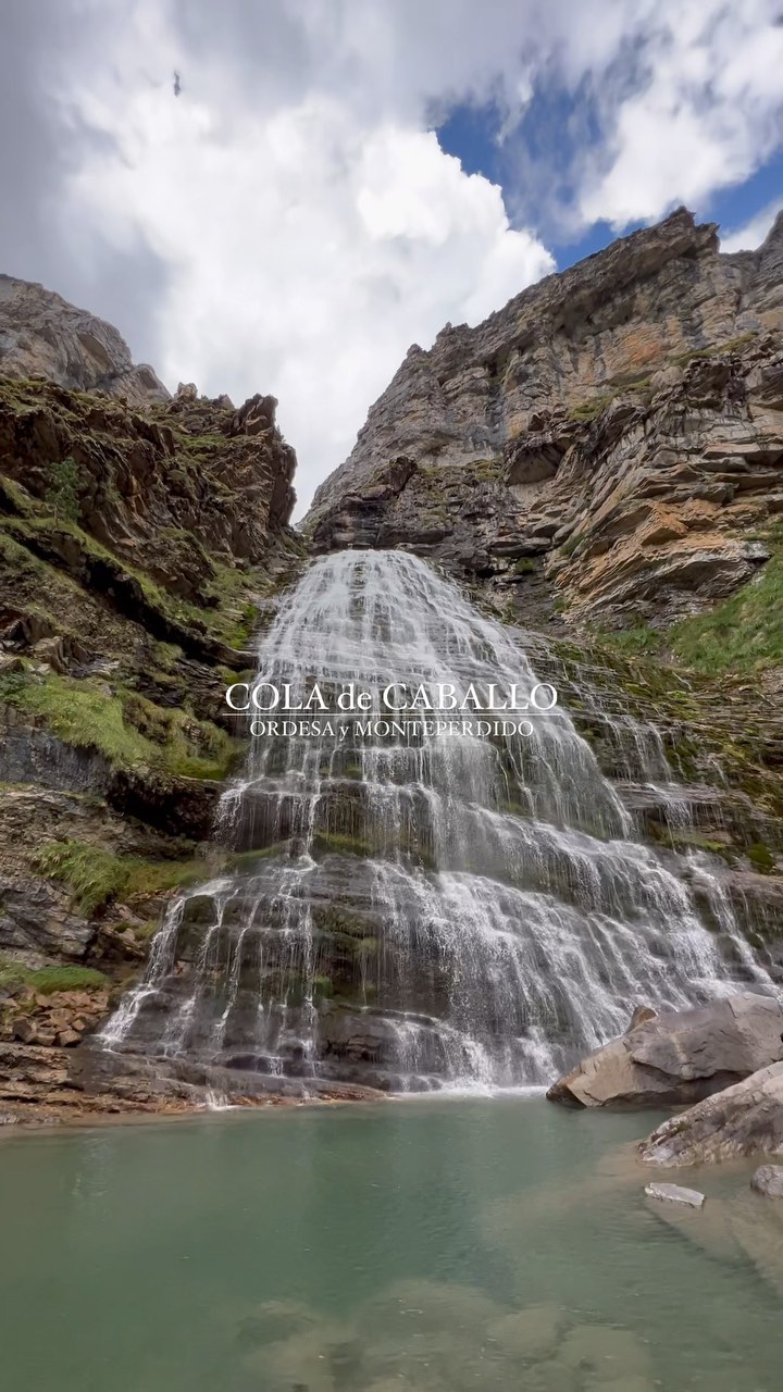 📍Cola de Caballo (Ordesa y Monteperdido 🏔) en Huesca 🔝 para mi, la mejor cascada de todo Pirineos 💙

No escales la montaña 🏔 para que el mundo 🌍 te pueda ver, sino para que tú puedas ver el mundo 😃

Enamorado de Los Pirineos 💙🏔️

#escalar #escalada #trekking #mountains #montaña #montañeros #montañismo #senderismo #pathfinder #ordesa #ordesaymonteperdido #parquenacional #huesca #aragon #discoverearth #earthoutdoors #outdoorphotography #naturephotography #savage #waterfall #cascada #agua #rioara #torla #españa #maravillas #cotatuero #bujaruelo #ordiso #gradasdesoaso 

 @torla_ordesa @ordesaymonteperdido @pnordesa_monteperdido @area_ordesa_pirineos @tirolinaordesapirineo @refugiodegoriz @aragonmeteo @fever_aragon