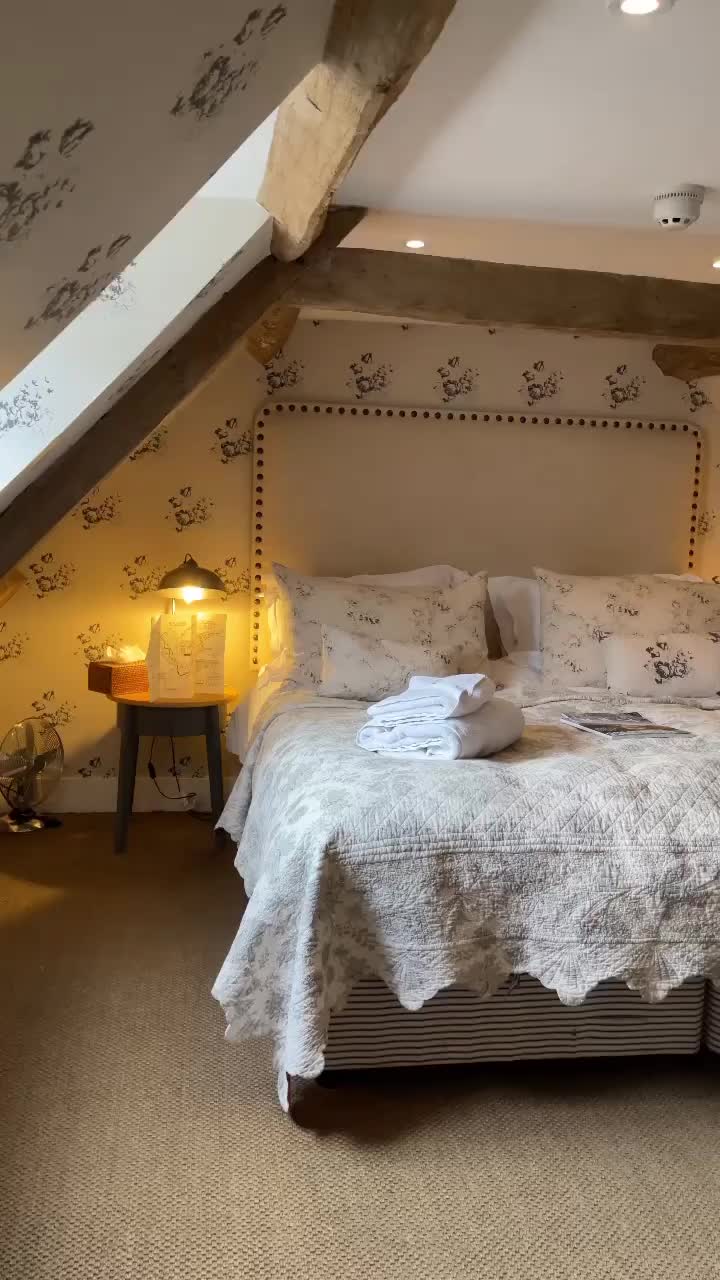 Discover Cozy Charm in The Cotswolds at Swan Inn