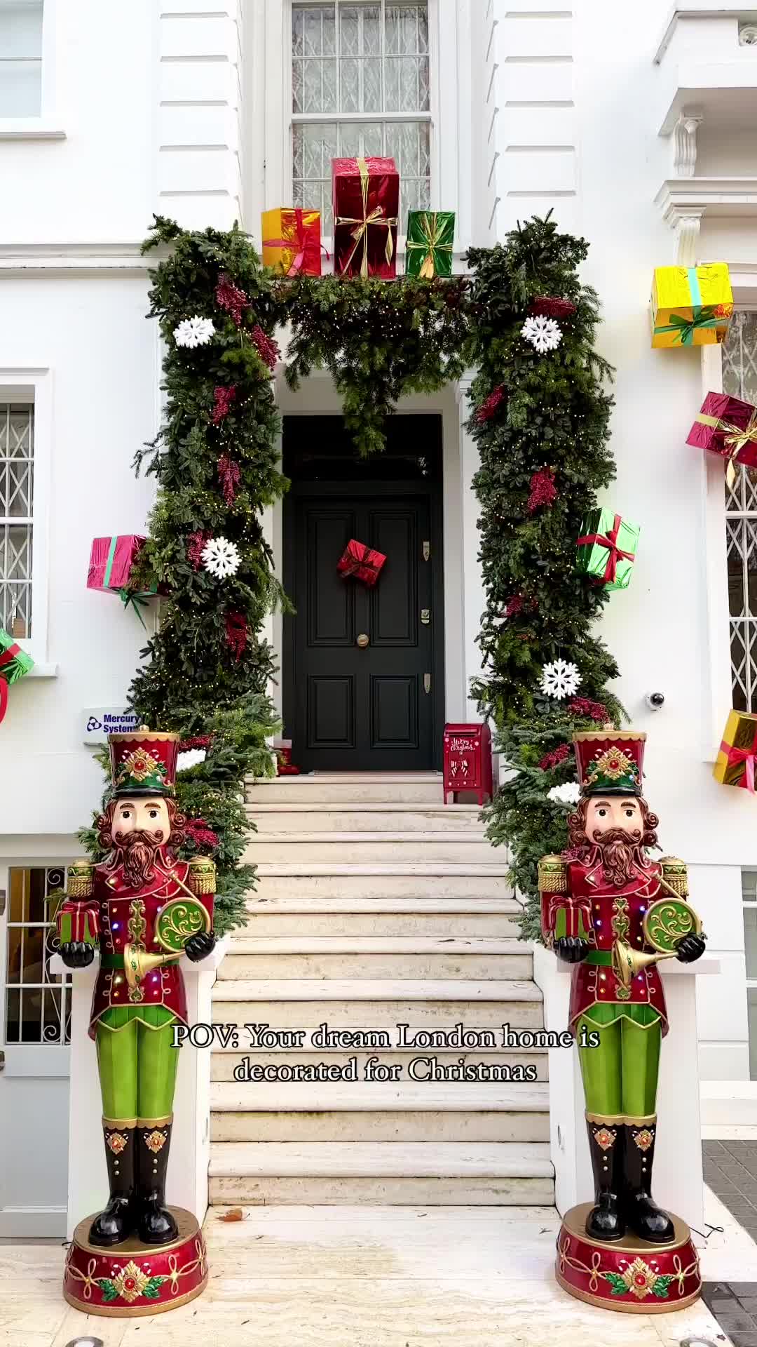 Festive London Homes in Notting Hill 🎄🎅🏽