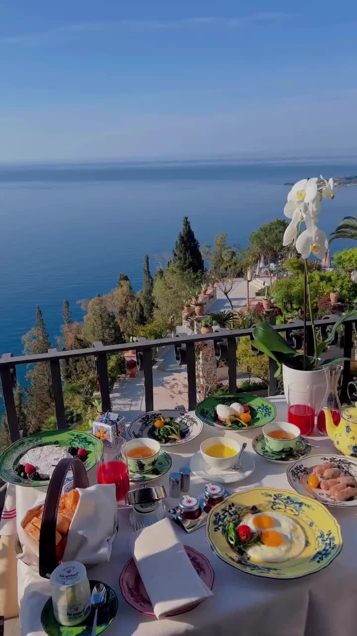 Stunning Sicily Views & In-Room Breakfast at Four Seasons