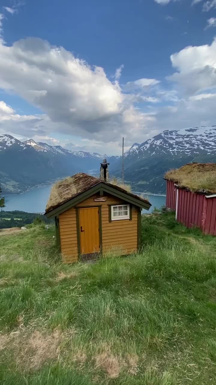 Discover Charming Wooden Cabins in Rakssetra, Norway