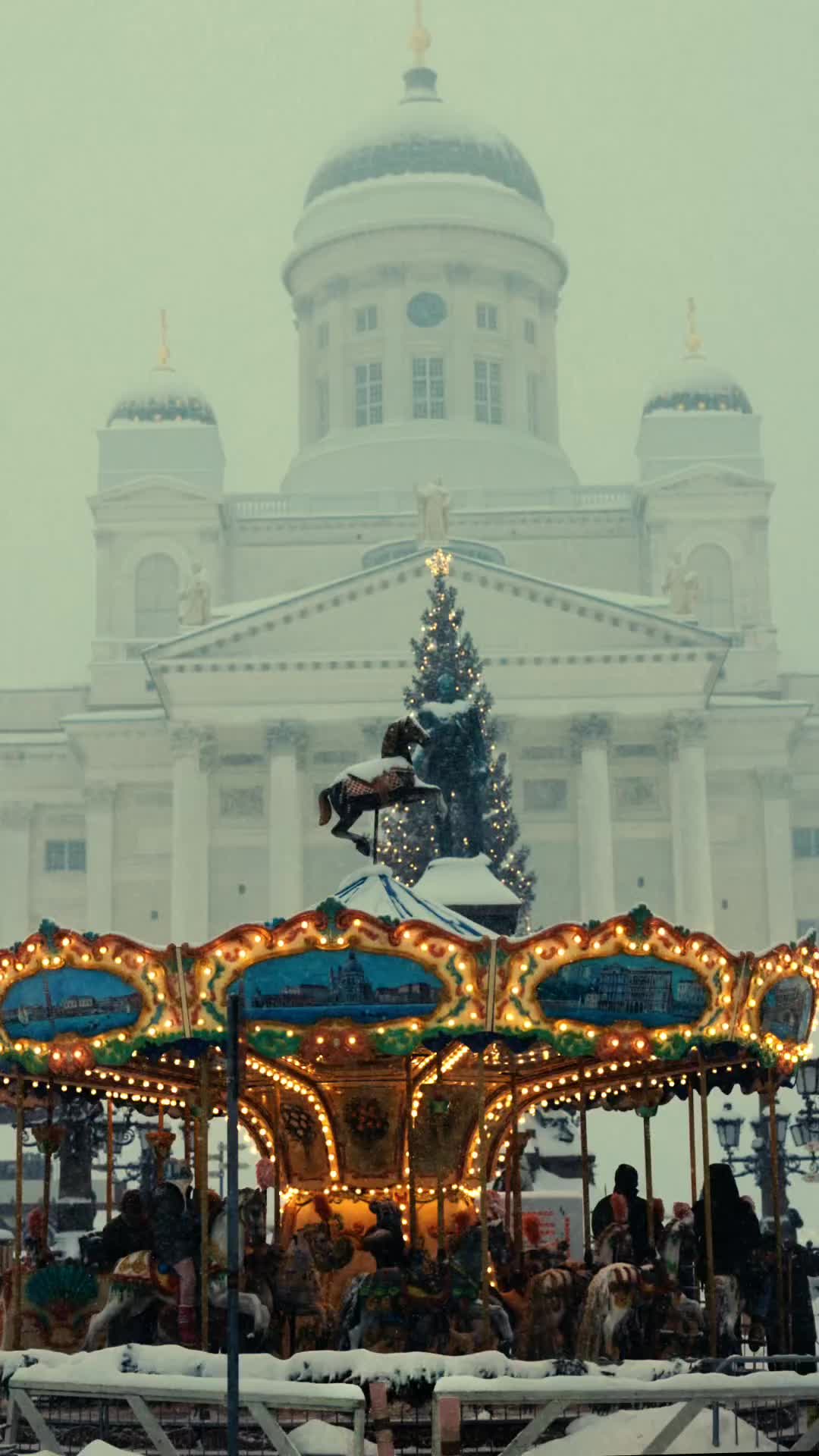 Cinematic Christmas in Helsinki - Merry Christmas All!