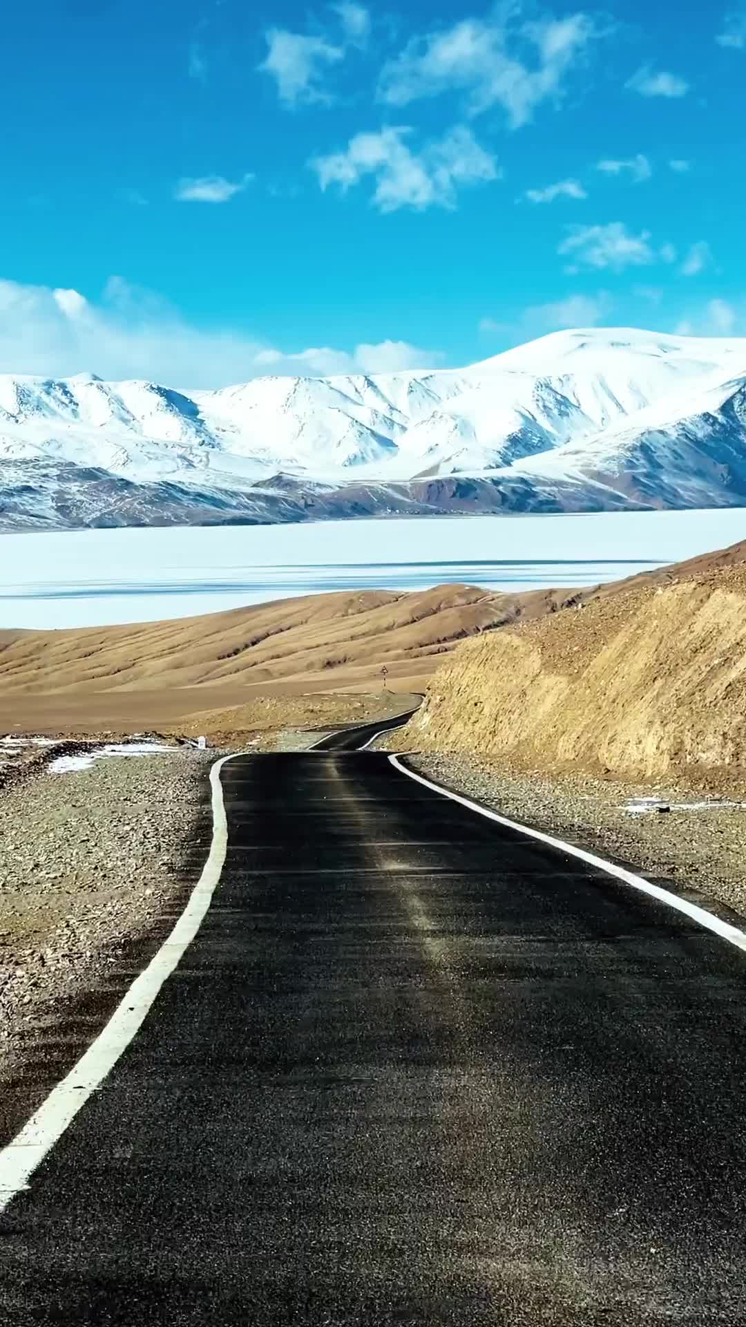 Most Surreal Road in Leh: Winter & Summer Beauty
