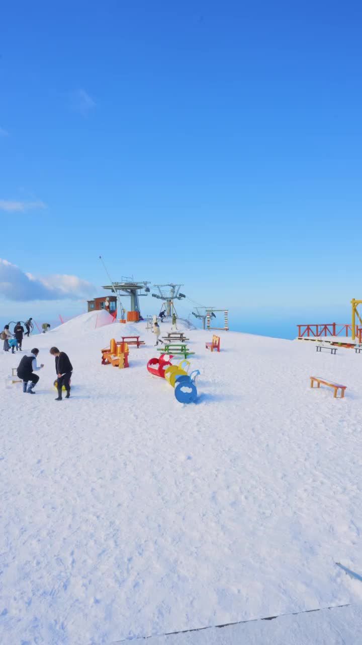 Blue Skies and Snow at Unbenji Summit Park