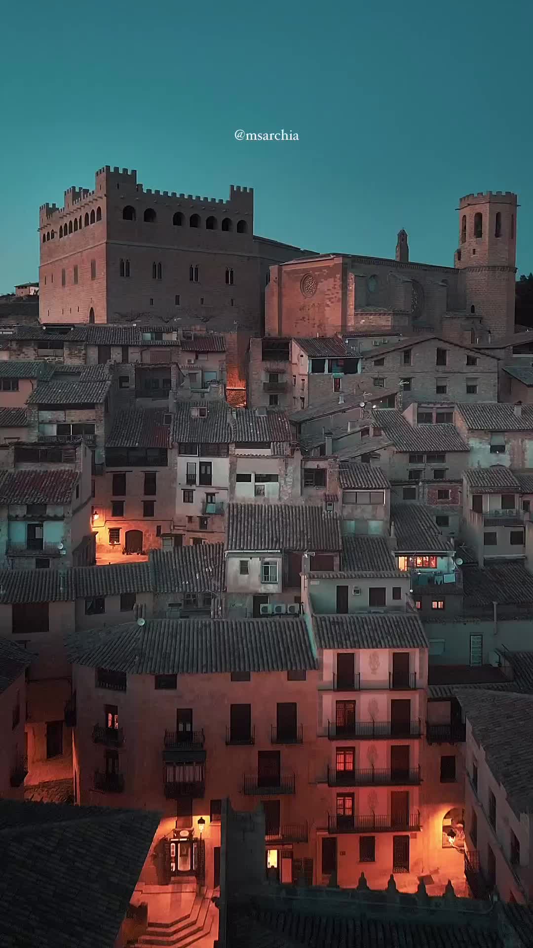 Capture Cinematic Discovery Shots in Valderrobres