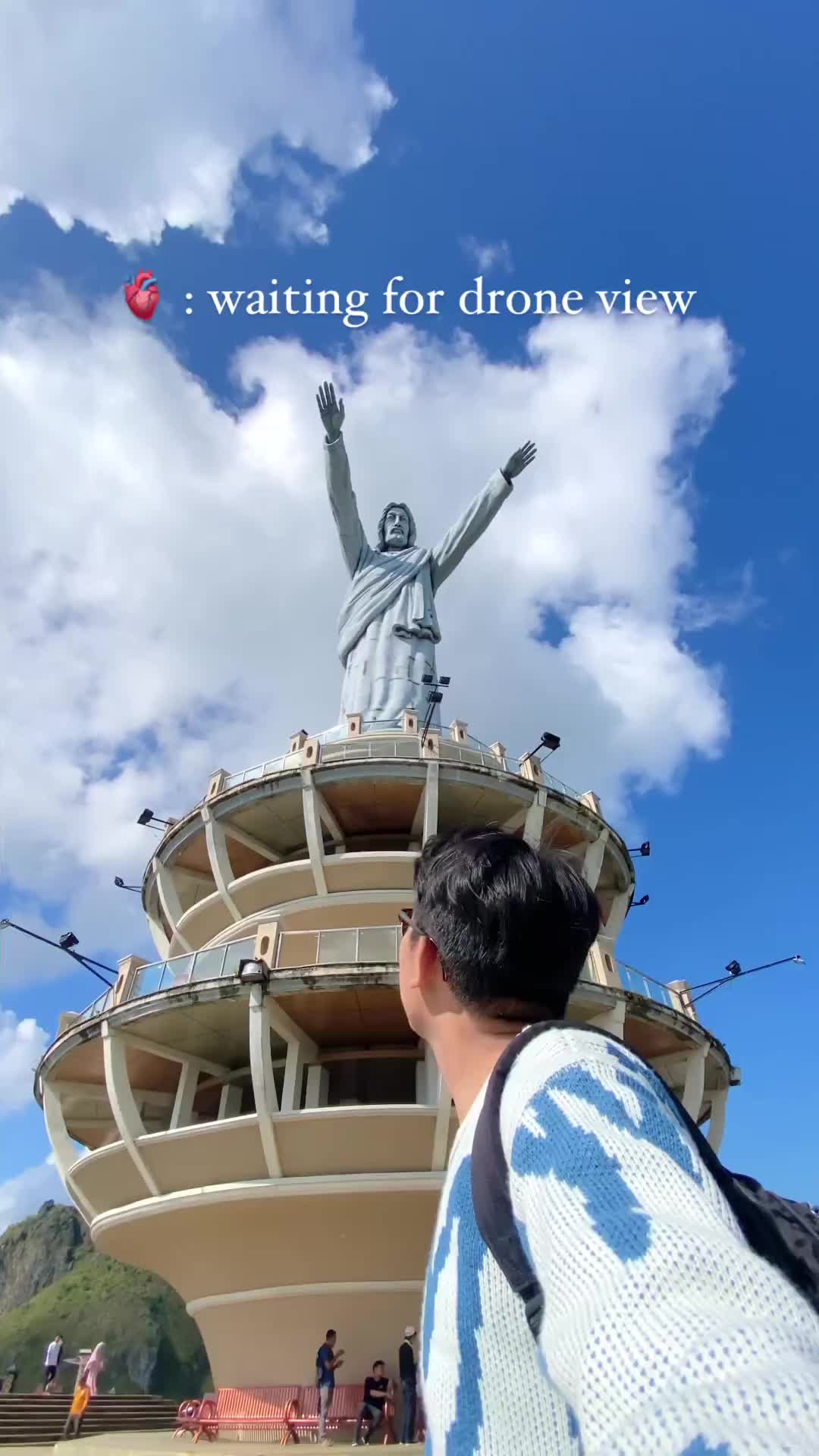 Fun fact di toraja ada loh patung yesus tertinggi di Indonesia 🇮🇩 yang tingginya ngalahin yang ada di Rio de Jeneiro, Brazil.

📍Patung Yesus, Tana Toraja, Sulawesi Selatan

#exploretoraja #tanatoraja