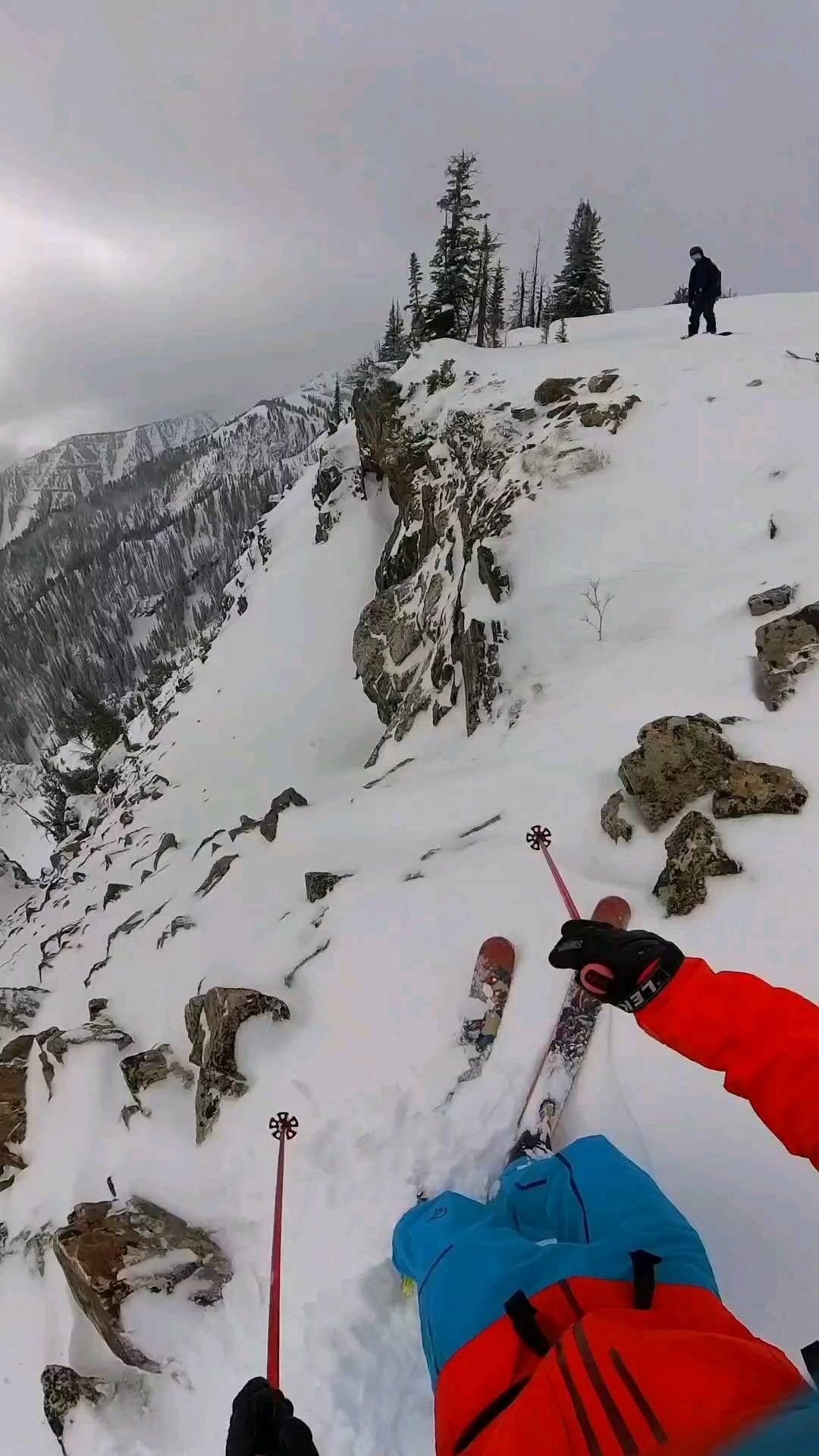 A bit rocky, but worth it!
@meierskis 
@norrona 
@powder7
🎥:@insta360 X3
.
.
.
#skiing #insta360 #powderday #backcountryskiing #Jacksonhole #wyoming #optoutside #ski #adrenaline #extremesports #insta360winter #exploremore #meierskis #skierswillski