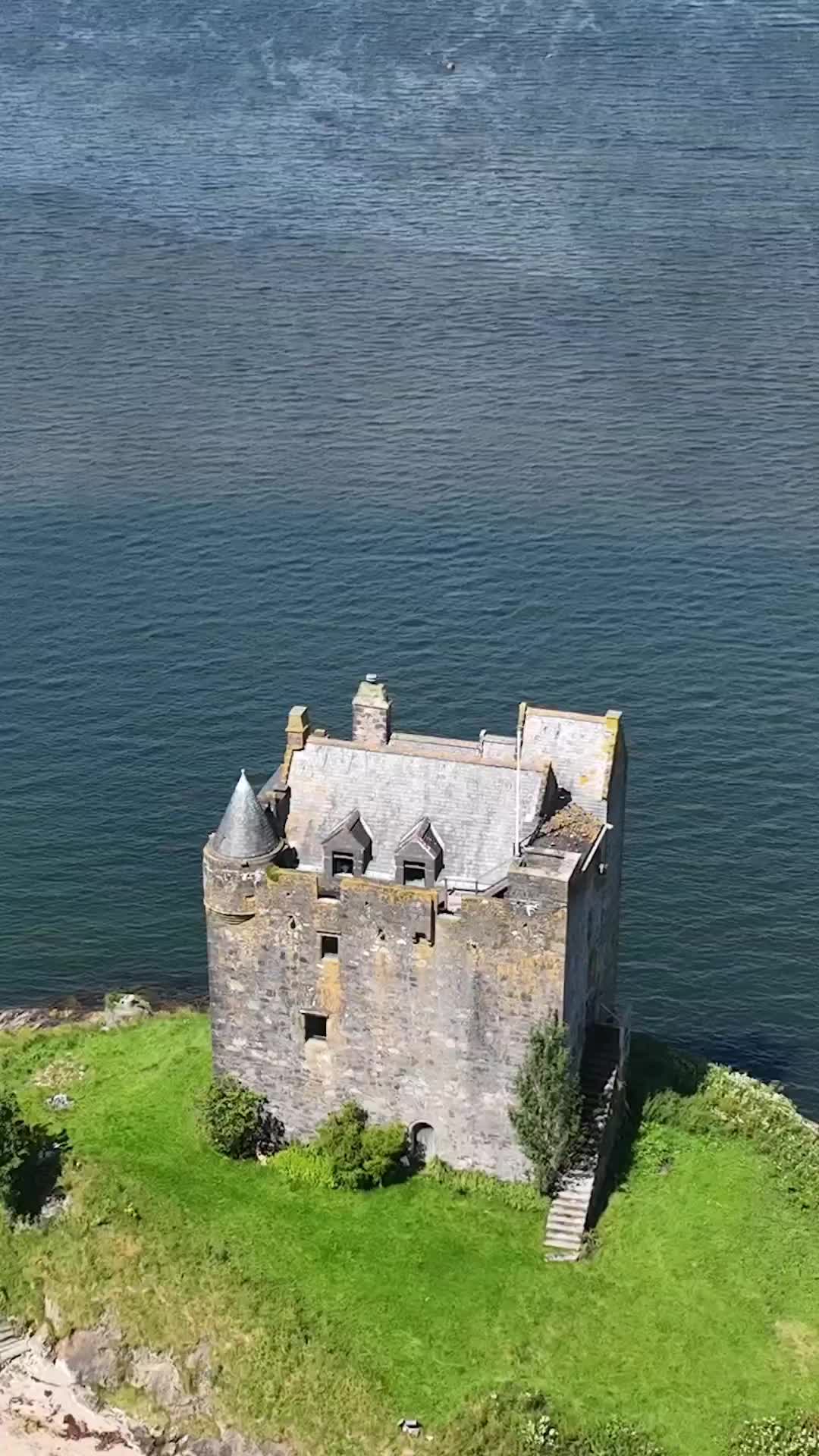 Castle Stalker - Scotland

#droneoftheday #dronepals #dronecountries #visitscotland #scotland #scotlandtravel #scotlandexplore #scotlandtravel #earth_shotz #earthofficial #passionpassport