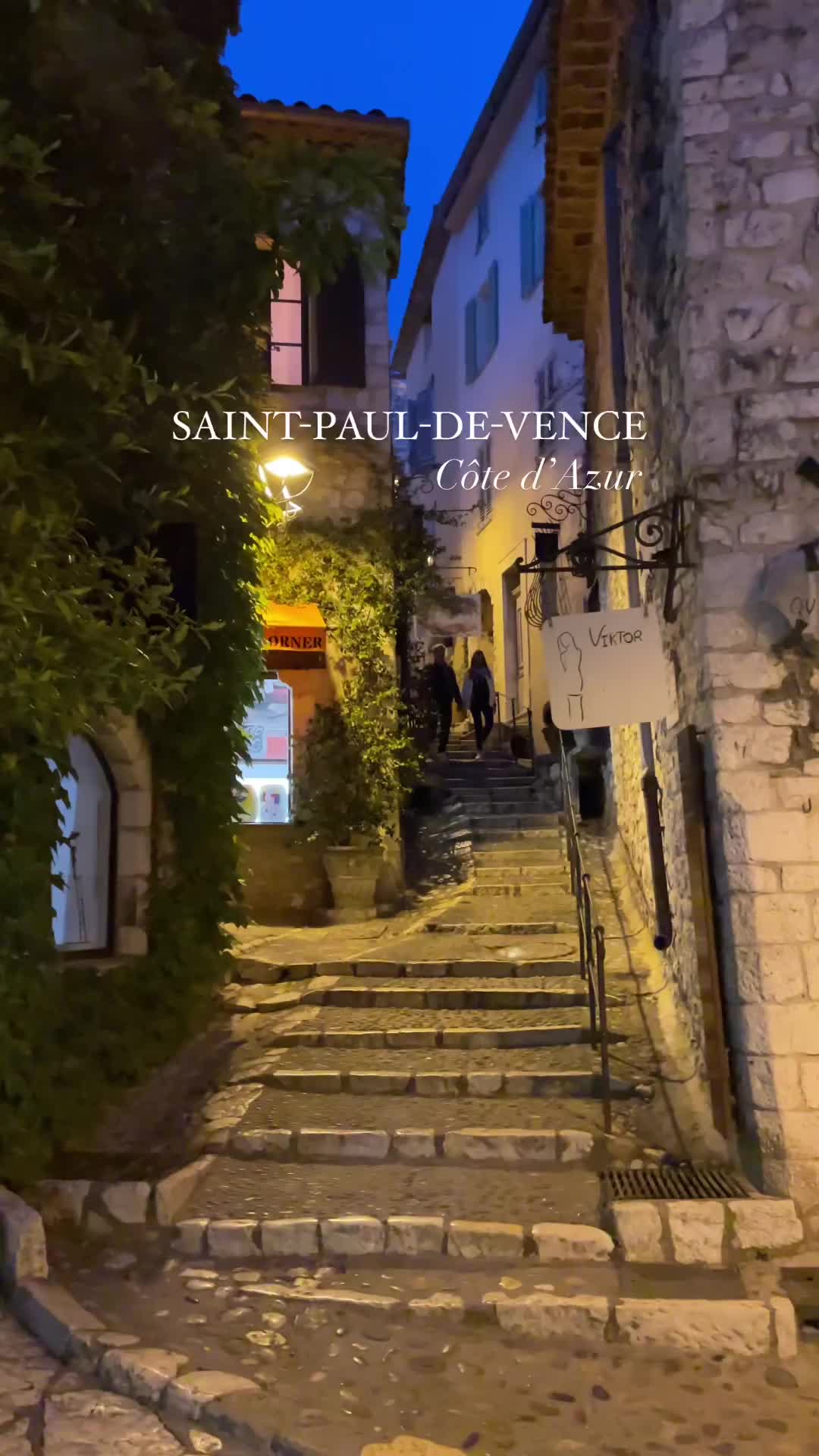 Saint-Paul-de-Vence in the evening 😍🇫🇷 it’s one of the most beautiful villages on the Côte d’Azur ✨

#saintpauldevence #stpauldevence #cotedazur #cotedazurfrance #frenchriviera #france #southoffrance #provence #francetourisme#map_of_europe #francia #explorefrance #beautifuldestinations #frança