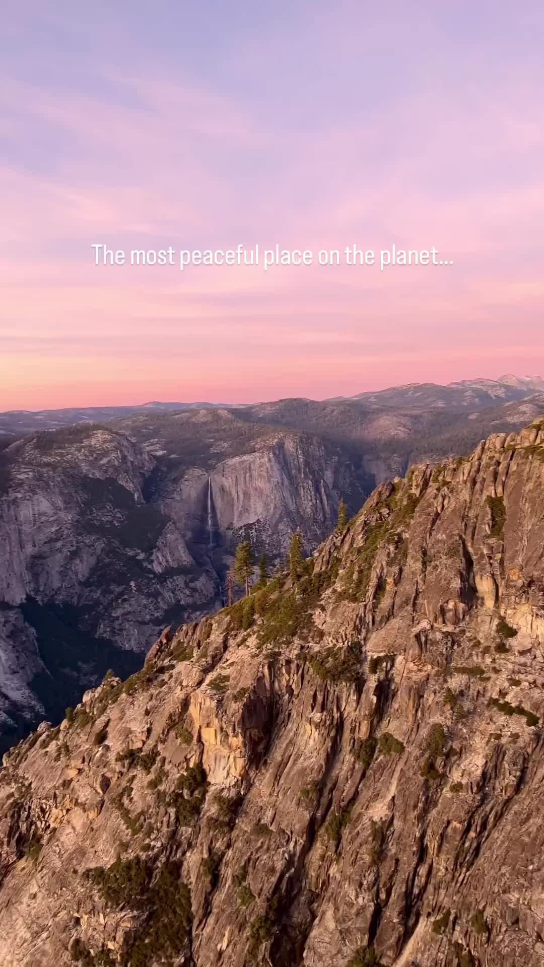 Stunning Yosemite Sunset: A Moment to Replay Forever