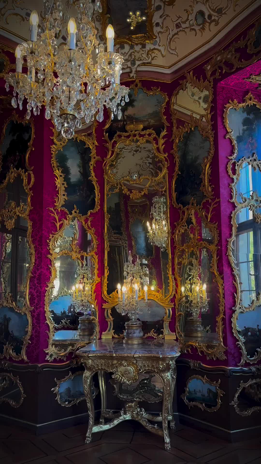 Christmas Vibes at Fulda Palace's Secret Mirror Chamber