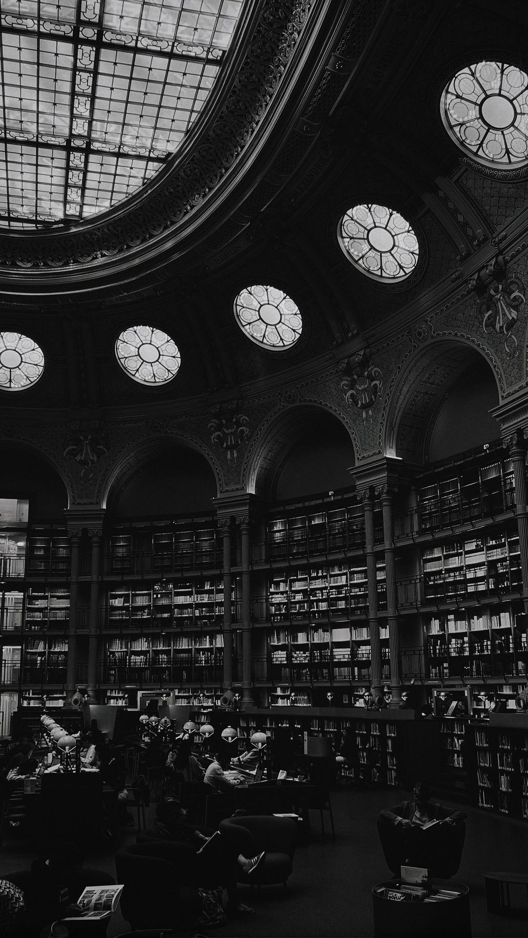 Follow to not miss anything in Paris ❤️ 

Today I visited the BnF Richelieu Site and what a breathtaking building 😍🥹

Just imagine how amazing it is that the library was installed on this site during the first half of the 18th century and recently re opened the Oval Room, also called the “Oval Paradise”. Look at that glass ceiling that rises 20 meters 🥹

Readers, students and everyone can come study, read and enjoy the Oval room for free😍 Almost 20,000 books are available for free. 

#thingstodoinparis #freethingstodoinparis #freeentry #parisexplore #exploreparis #cityguide #parisguide #localadvice #parisbonnesadresses #bonnesadressesparis #paris #parisienne #parisfood