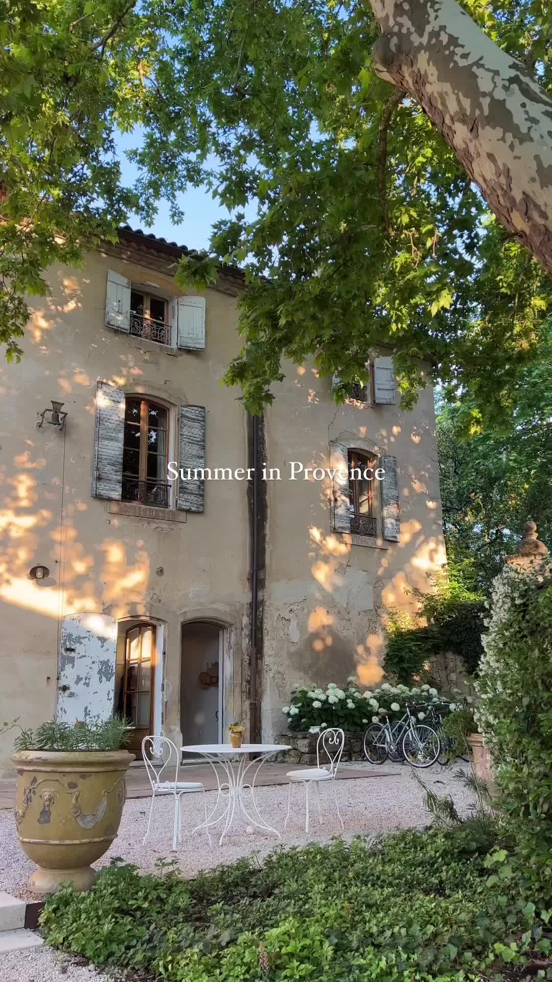 Summer Romance in Provence: Must-Visit Spots