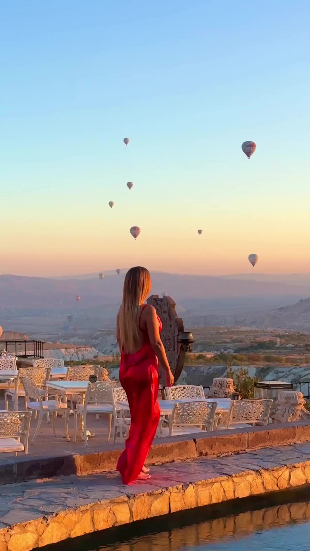 Living the dream at @museumhotel 🎈
There is no better way to spend my birthday? 🎉

🏷️ Tag someone you’d like to spend these magical moments with 🎈

📍Uçhisar, Cappadocia 🇹🇷

#cappadocia #kapadokya #turkey #türkiye #visitturkey #hotairballoon #luxurytravel #luxuryhotel #luxurylifestyle #travel #traveladdict #beautifuldestinations #traveltheworld #explore #viralreels