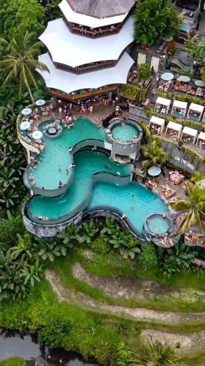 A must visit in Bali 😍 Cretya, Ubud📍

#travel #travelblogger #instatravel