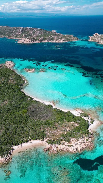 La magia delle piscine di Budelli deserte ad Aprile. 

#budelli 
#sardegna 
#sardinia 
#sardegnaofficial 
#sardegna_reporter 
#vivosardegna 
#volgosardegna 
#unionesarda 
#lanuovasardegna 
#igersardegna
#beautifuldestinations 
#bestplacestogo 
#wonderful_places 
#earthpix 
#earthofficial 
#passionpassport 
#placetovisit 
#discoverglobe 
#discoverearth 
#travellingthroughtheworld 
#travelawesome 
#nature 
#naturelovers 
#natgeo 
#tropical 
#bestvacations 
#postcardsfromtheworld 
#tlpicks 
#roamtheplanet 
#travelguide