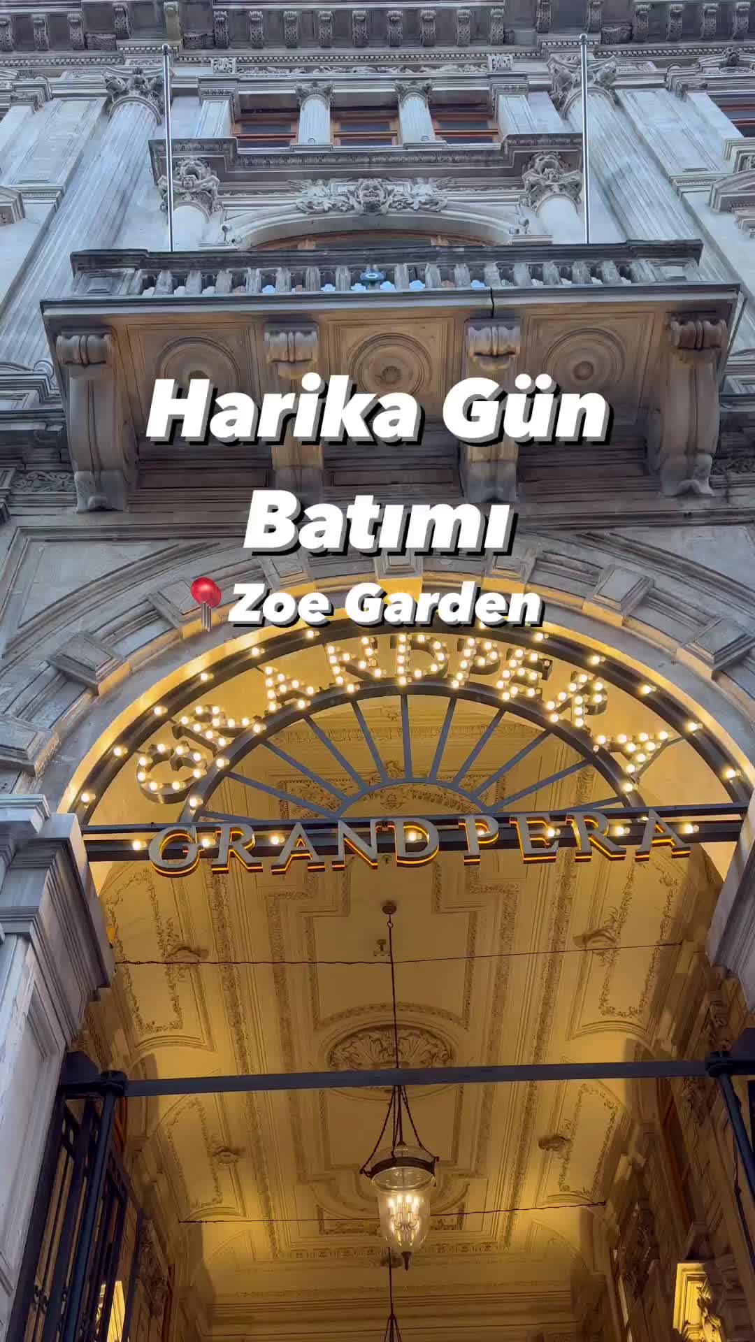 Kokteyl, meyve tabağı ve gün batımı 🌇 

Zoe Garden, Grand Pera’nın teras katında yer alan bir bar/gece kulübü.📍

Son dönemlerde Beyoğlu’nda bulunan en popüler teraslardan birisi. 🌟 @zoegarden_ 

Beyoğlu’nun en güzel yapılarından olan Grand Pera’nın 5. katında yer alıyor. 💕

Mekanının iç tasarımında Yunan mitolojisinden esinlenilmiş ve buna uygun olarak birçok tablo, heykel ve süslemeler mevcut. 🍇

Salı ile Pazar günleri arası saat 19:00’da açılıyor. Salı, Çarşamba, Perşembe ve Pazar günleri 19:00-21:00 saatleri arasında 1 kokteyl alana 1 kokteyl hediye ediyorlar. 🍹 

Cuma ve Cumartesi günleri de ilerleyen saatlerde gece kulübüne dönüşüyor. 🪩 

Denediğimiz her iki kokteyli de çok beğendik. Favorimiz ise kokteylimiz Apollo sour oldu. 🍹 
Satsuma, nar, portakal suyu ve lime ile hazırlanmış olan kokteyl, meyveli tatlar sevenlere kesinlikle tavsiye ederiz. 👍🏻

Artemis winter ise yeşil elma suyu, lime ve tatlı ekşi karışım ile hazırlanmış güzel bir kokteyldi. 🍏 

Rahat bir masa veya stand için gitmeden önce rezervasyon yaptırmanızı öneririz. ☎️

Bu gönderi #işbirliği içermektedir.

Artemis winter: 420 TL
Apollo sour: 420 TL ⭐⭐⭐ 
Servis bedeli: %10

(Eylül’23 fiyatlarıdır.)

Adres: İstiklal Caddesi, No:56, Grand Pera AVM, Kat:5, Kapı No:76, Beyoğlu/İstanbul📍
Telefon: 0538 440 63 22 ☎️

Rehber Yorumu: Güzel bir gün batımı izlemek, lezzetli kokteyller içmek ve keyifli bir gece kulübü ortamı için tavsiye ederiz.

English Summary: Zoe Garden is a rooftop bar/club located on the rooftop of Grand Pera, Beyoğlu/İstanbul.📍You can join their sunset rituals and have 1+1 drink on Tuesday, Wednesday, Thursday and sunday. (Between 19.00-21.00) We really liked the place and we recommend this place for a good rooftop and club experience.

#gecekulübü #kokteyl #grandpera #mekanönerisi #pera #zoegarden