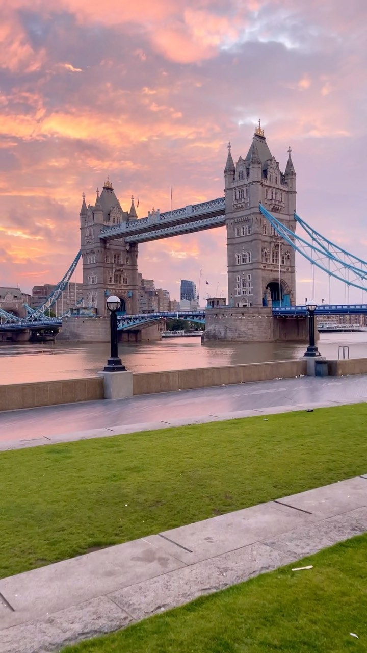 how can this city be so empty?

sunrise time in london and the streets are clear. this was a mid june morning where the sky remains a dark grey at its darkest and light starts in the early hours. 

to see places as morning breaks provides a unique perspective and a chance to capture content when less people are around. as long as you’re doing it safely it’s a wonderful time to experience the world before a city really wakes up. i remember waking up around 3.30am to make this sunrise - worth it.

which city do you want to see sunrise in?
.
.
.
#sunrise #london #towerbridge