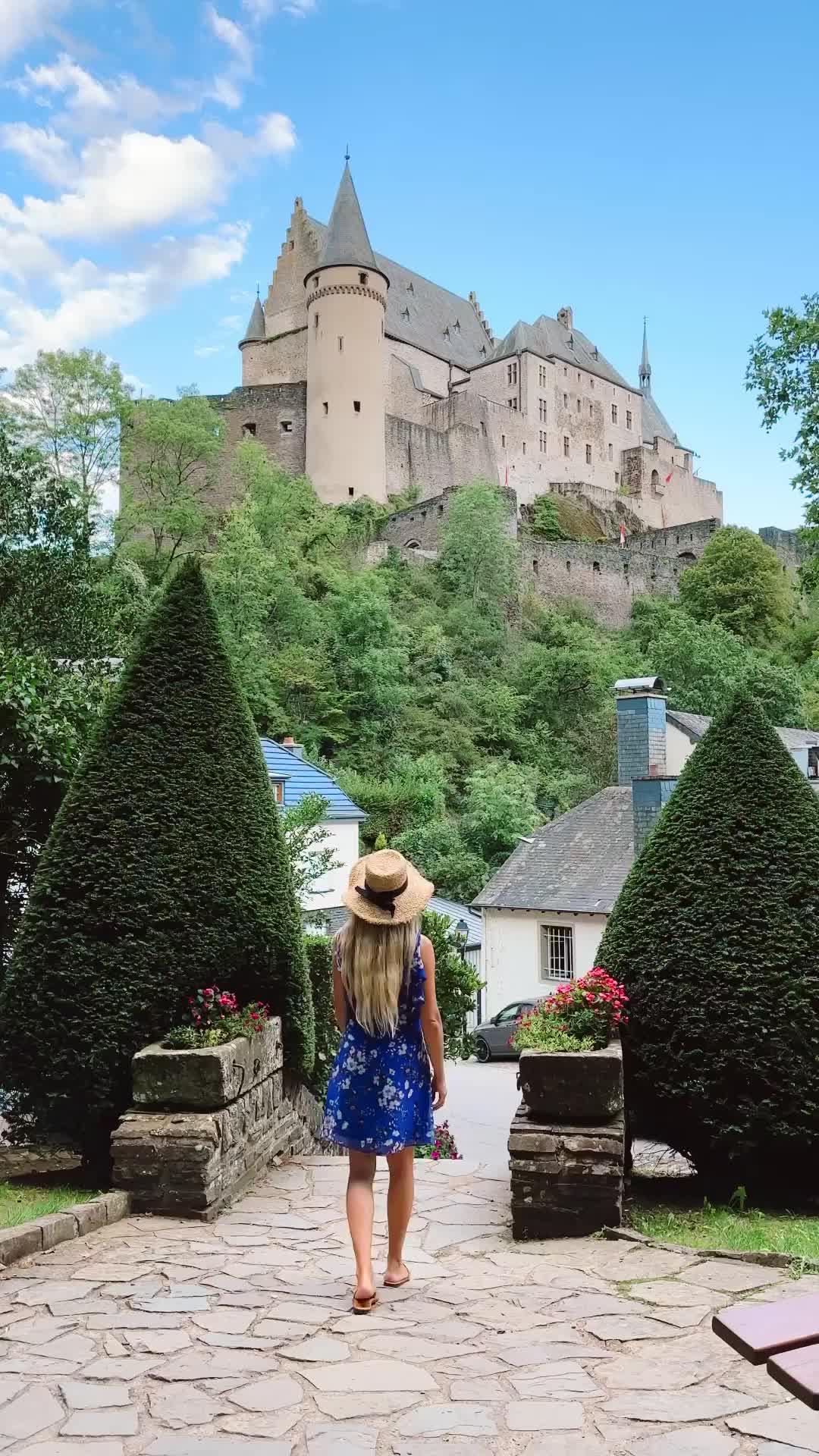 Making every summer moment count in Luxembourg 🌼🍃
⠀
Are you ready for the fall season’s cozy vibes?🍂🍁
⠀ 
⠀ ⠀
📍Captured locations:
Vianden Castle
Vianden town
Chemin de la Corniche, Luxembourg City
Pont Adolphe, Luxembourg City
Koeppchen, Wormeldange
⠀
⠀
#bestcitiesofeurope #seemycity #hello_worldpics #map_of_europe #postcardplaces #theprettycities #beautifuldestinations #luxembourg #luxembourgcity