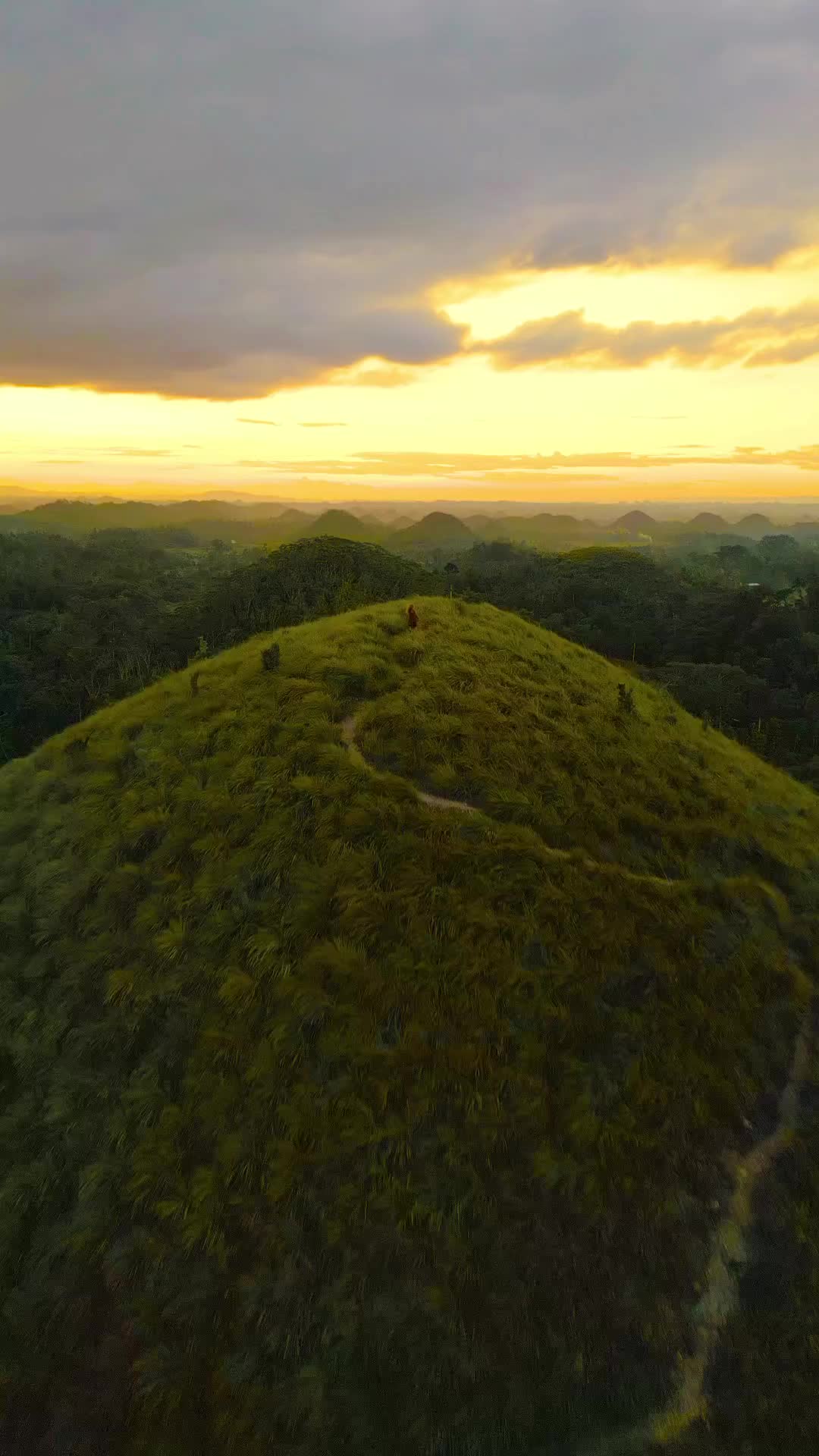 Chasing Sunsets at Chocolate Hills, Bohol 🌅
