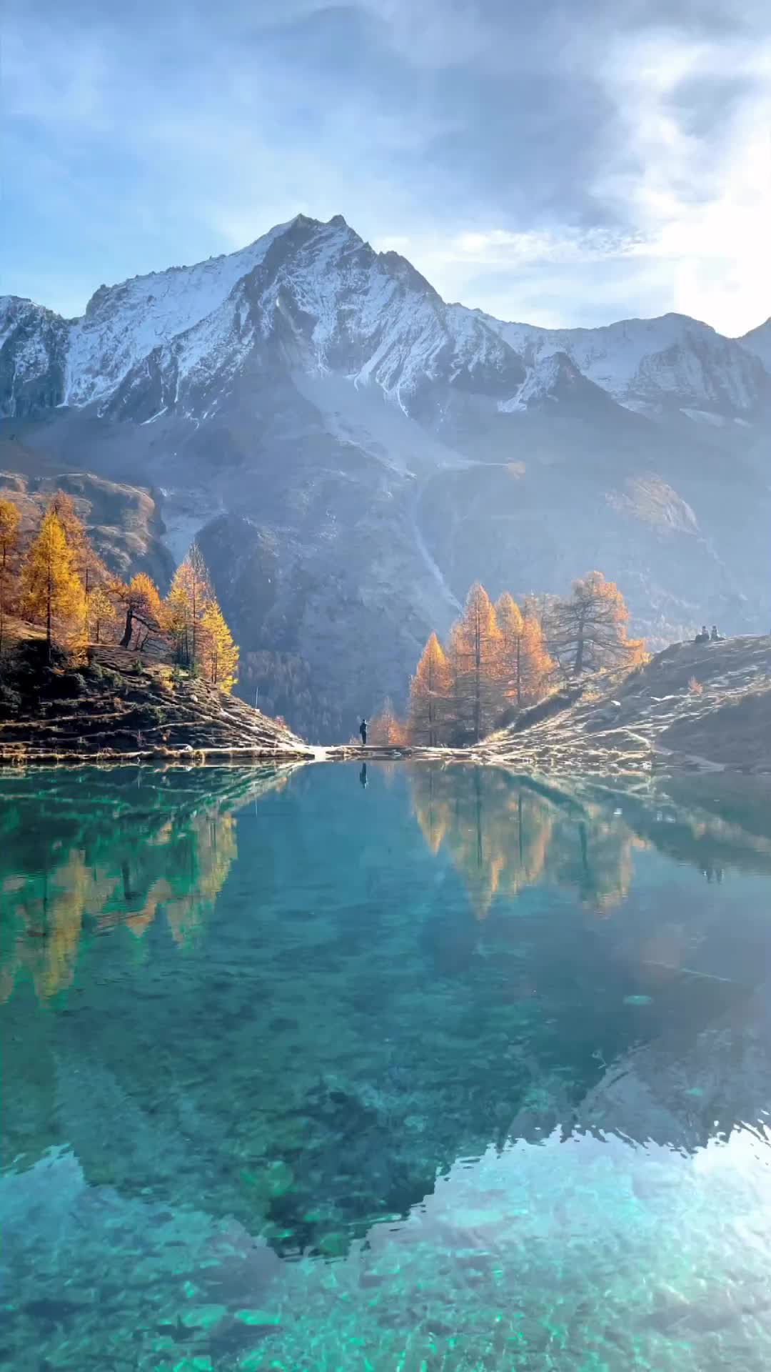 Switzerland's Hidden Gem: Lac Bleu Hike in Fall