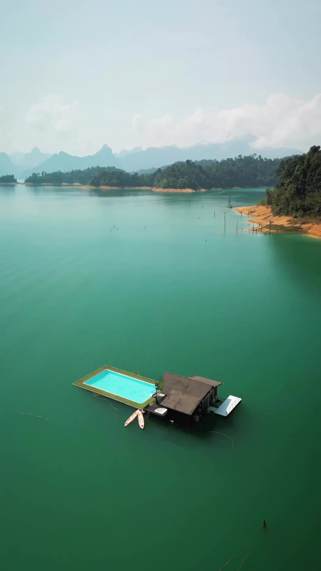 Perfect Cabin at 500 Rai Floating Resort, Thailand
