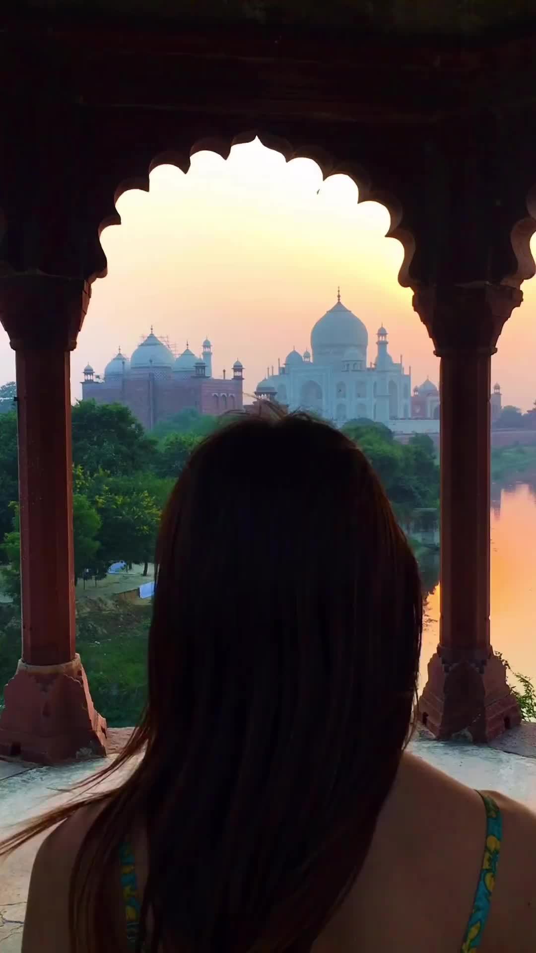 Sunset at Taj Mahal: Discover a Hidden Dream Spot