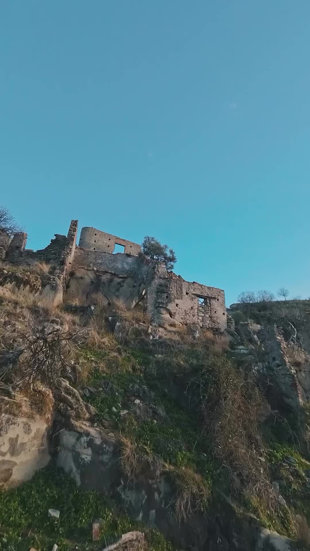 Brancaleone Vetus, RC 
.
.
#brancaleone #brancaleonevetus #calabria #dji #valledegliarmeni #oneshot