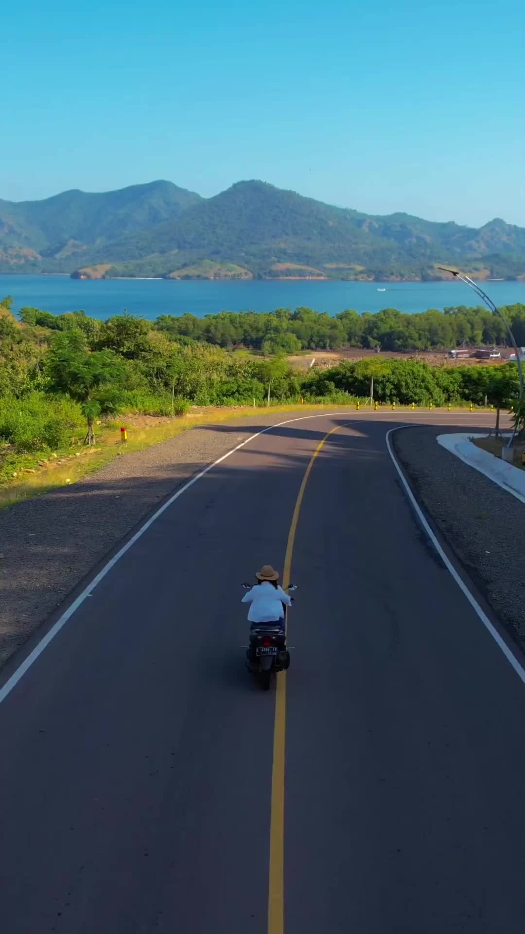 Scenic Sunmori Drive in Golomori, Labuan Bajo 🌄🚗