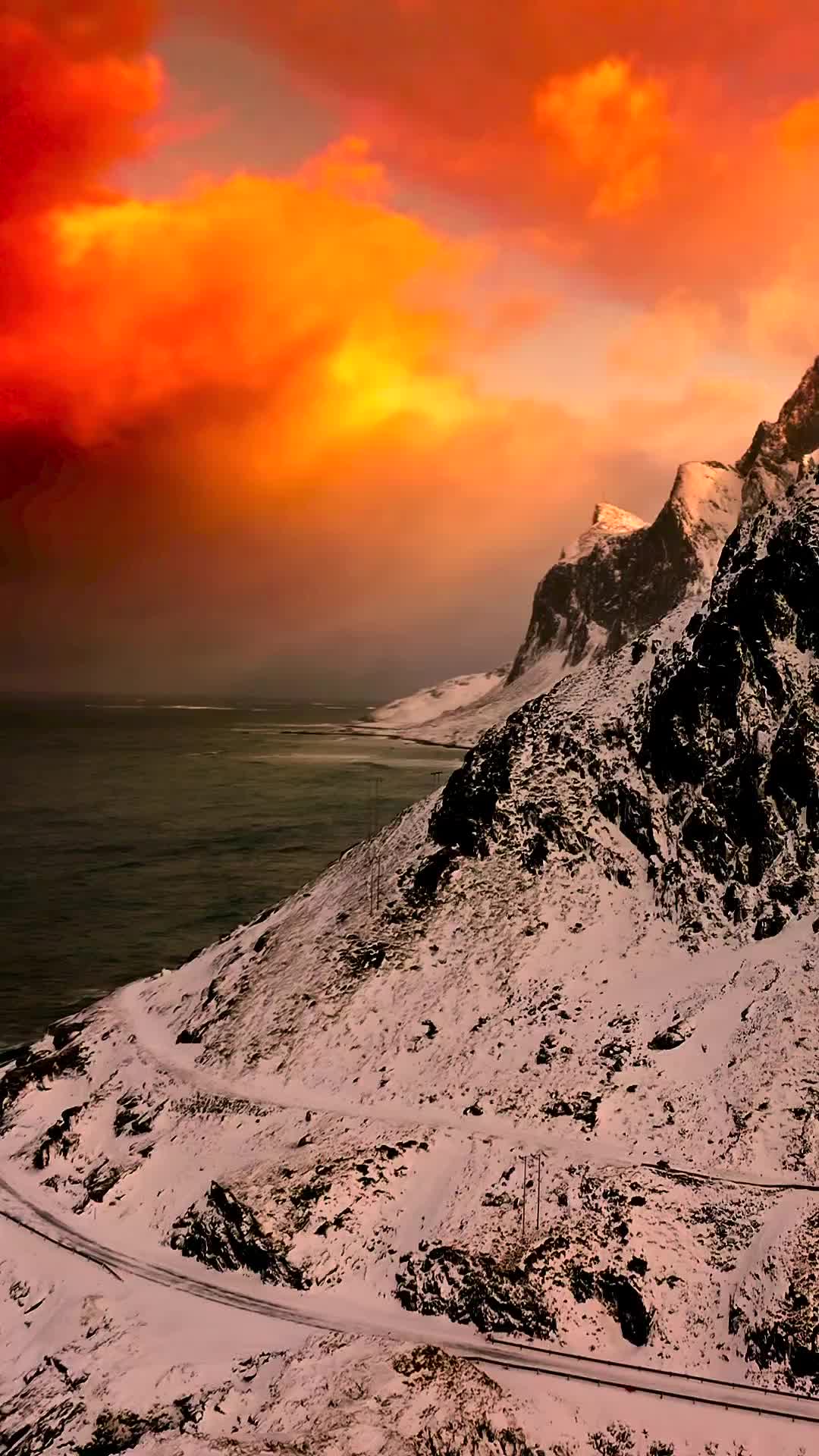 Stunning Lofoten Sunset: Nature's Dramatic Beauty