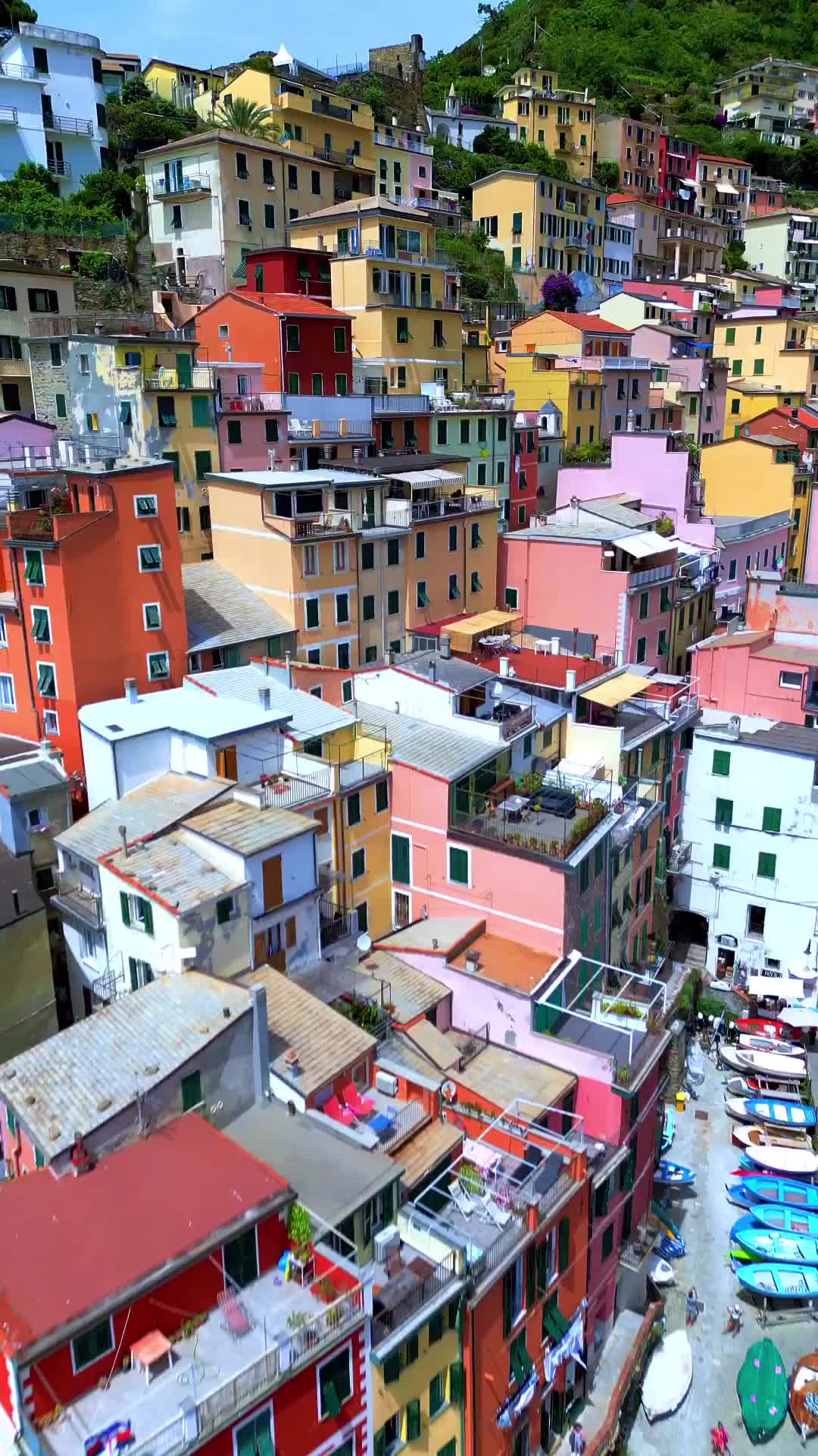 Discover the Charm of Riomaggiore, Italy