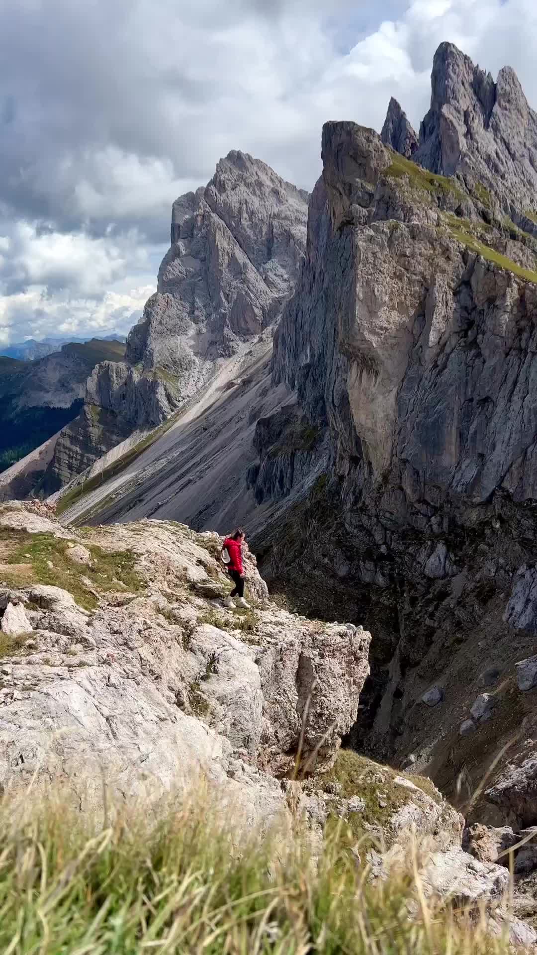 Dreamy Views of the Dolomites – Ultimate Hiking Adventure