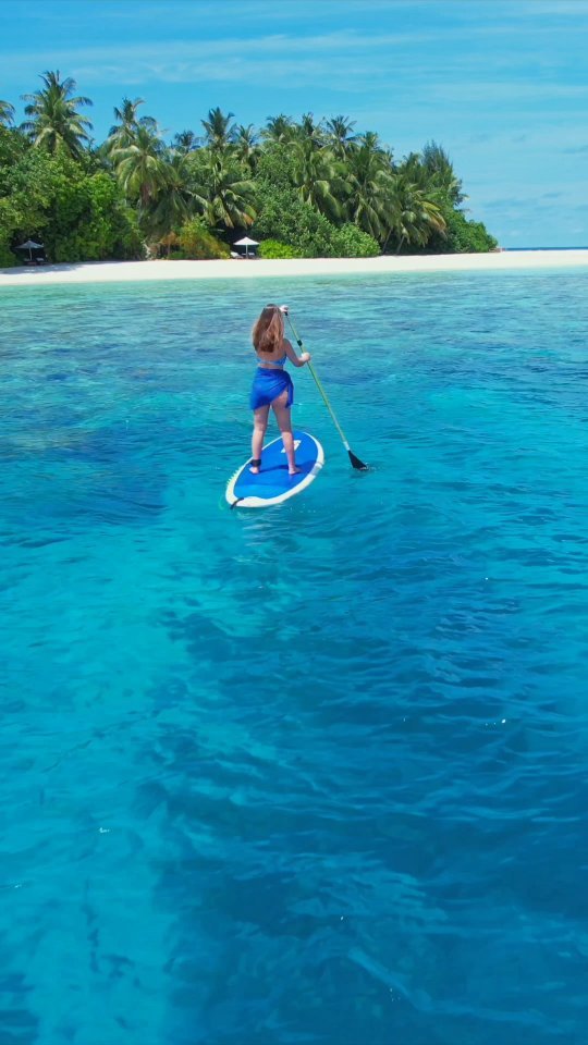 If you are looking for the best resort in the Maldives you should have a look at Raffles 🤩🏝️

📍 Maldives

-

Follow us ❤️ @toptravelplaces_ for more 👍

-

📸 Video taken by @toptravelplaces_

-

#maldives #rafflesmaldives #dronevideo #maldivesislands #luxurytravel #honeymoondestination #beachholiday #overwaterbungalow #beachvibes