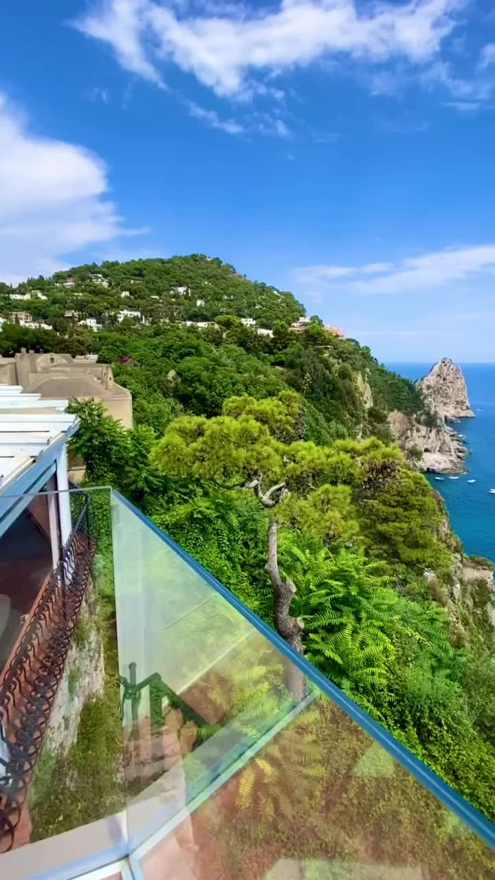 Stunning Views at Hotel Luna in Capri, Italy 🌊🌴