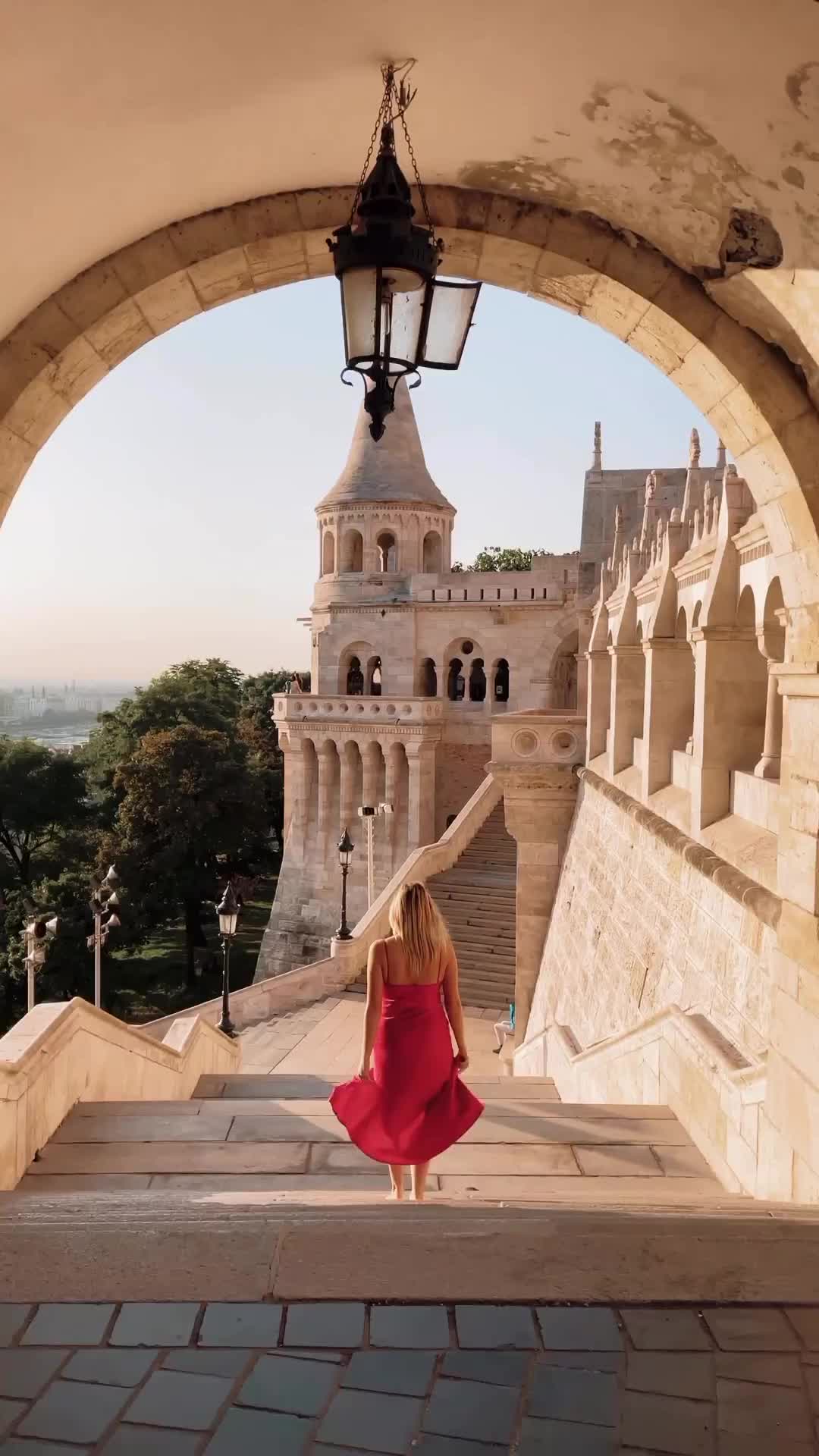 Sunrises in Budapest are just magic ✨🇭🇺

🎥 @barbaviajera 
#budapest #budapest_hungary #budapestgram #travelbudapest #fishermansbastion