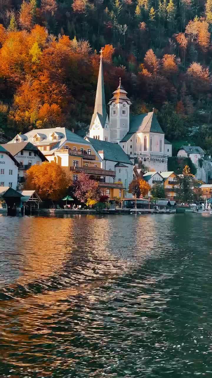 Autumn Splendor in Hallstatt, Austria 🌞🍂